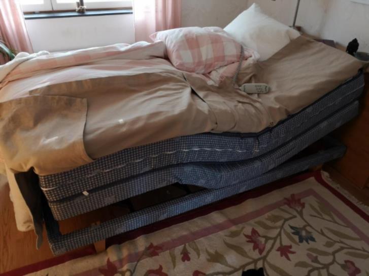 Motordriven Säng Ställbar 90säng motordriven bortskänkes Stockholm