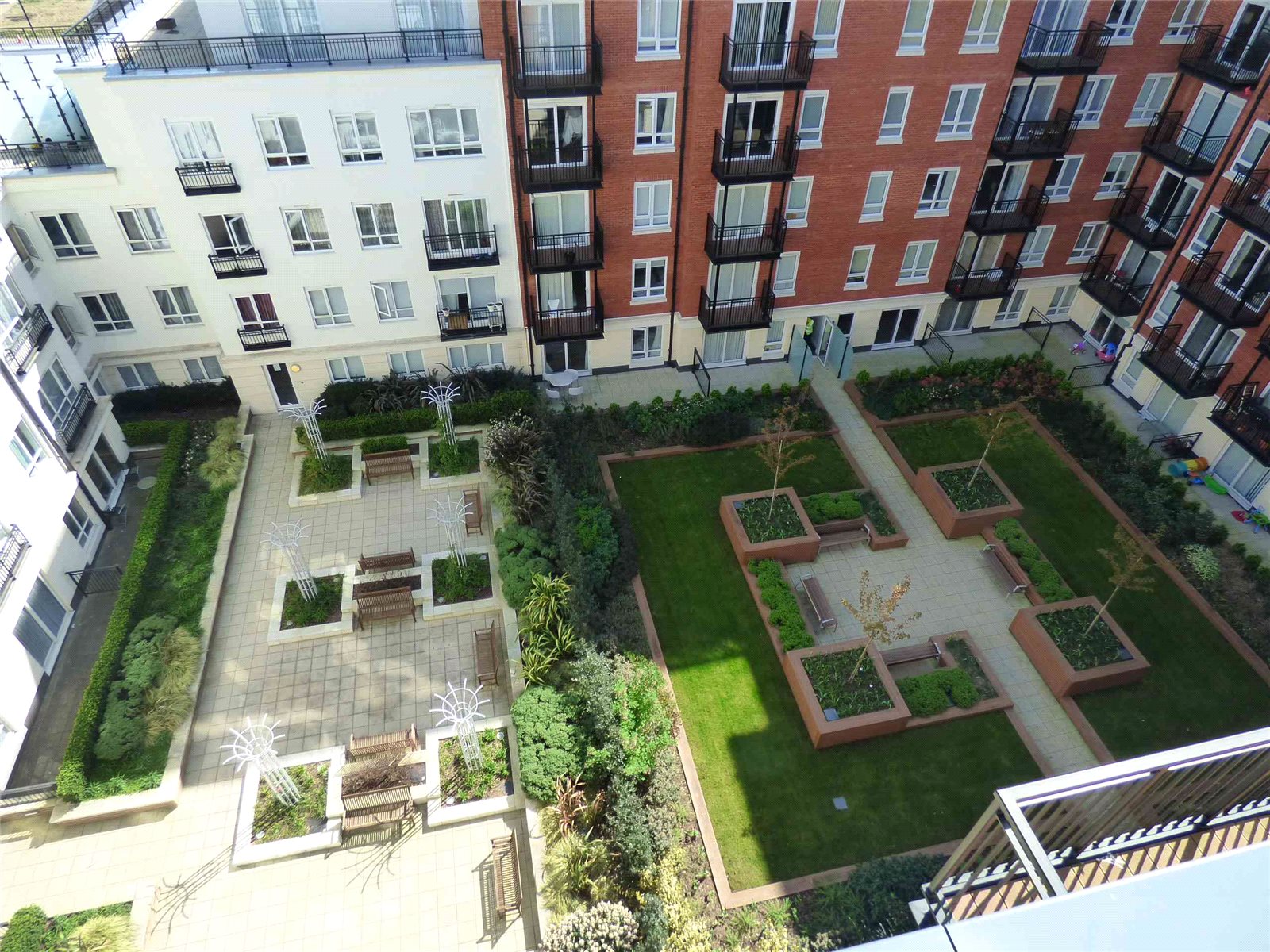 Rent Source GOLDHAWK HOUSE 10 BEAUFORT SQUARE LONDON NW9