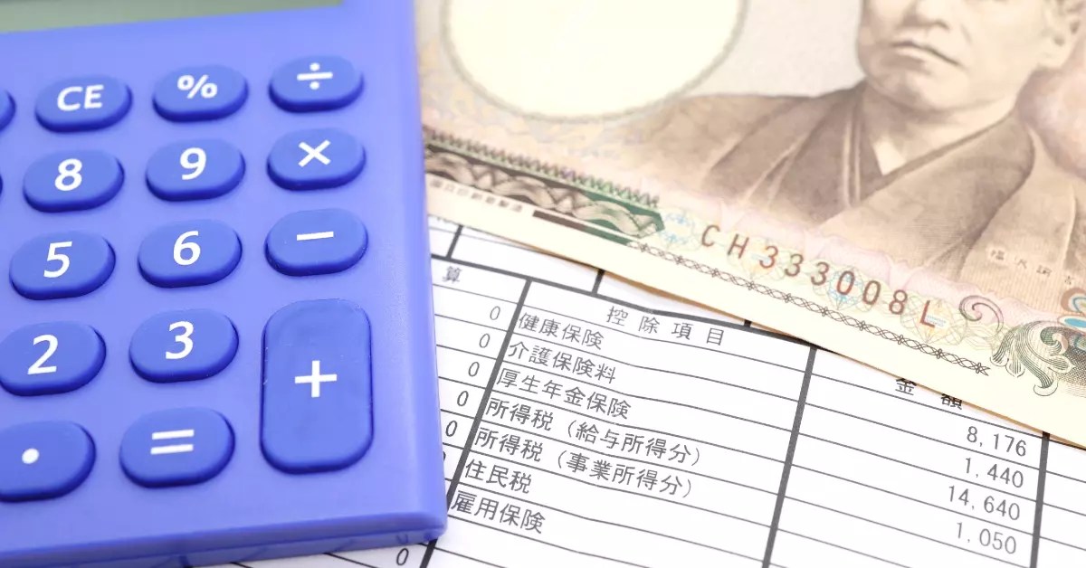 How Do Landlords Verify Pay Stubs? The Dos and Don'ts