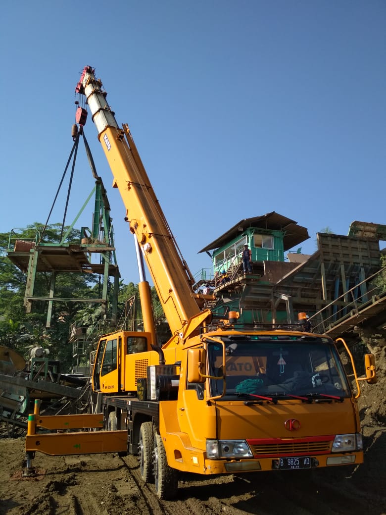 sewa crane di tebet jakarta selatan 087881295014