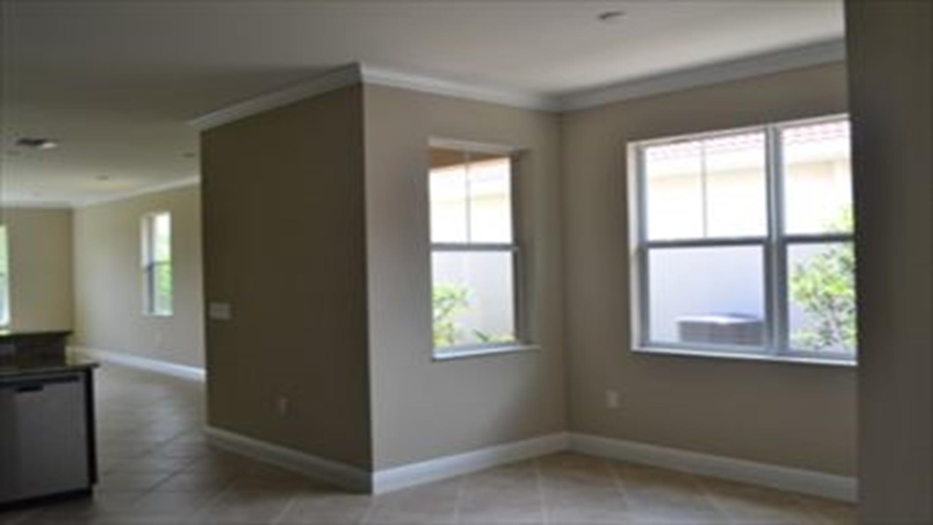 Vacation Rentals Naples Manchester Square