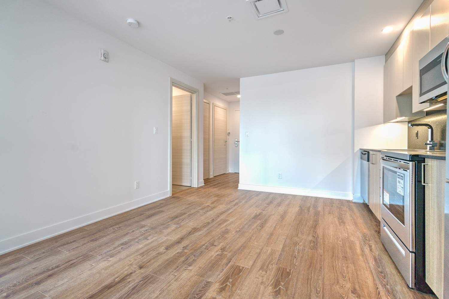 30 Saint Joseph Est Montreal 2bedroom condo for rent Agrasoy