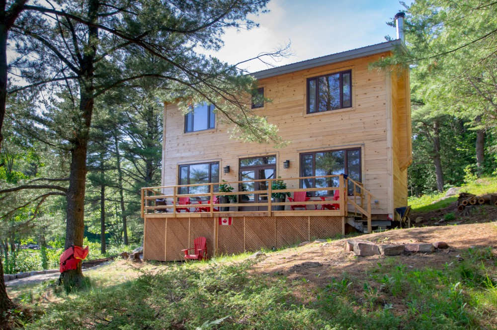 Hidden Trail 4 Bedroom Ontario Cottage Rental on Lower Fry Lake