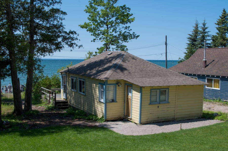 Bay waterfront beach cottage rental
