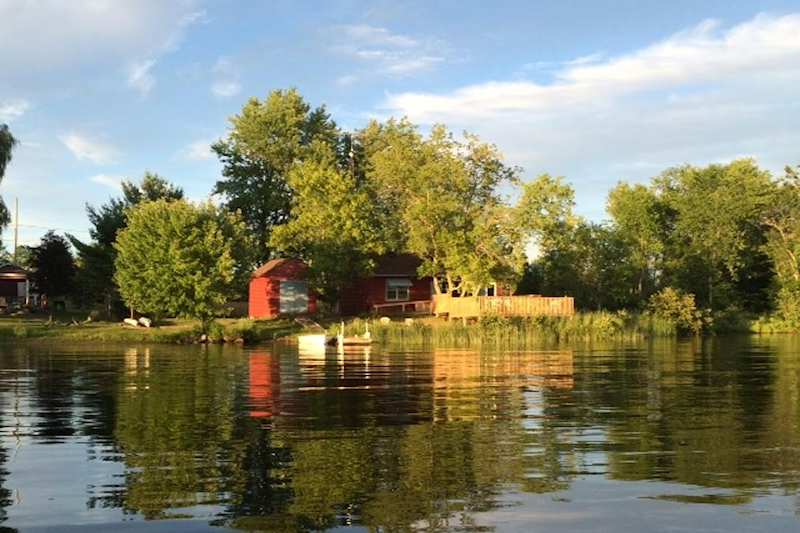 Waterfront Cottage Rental on Belmont Lake