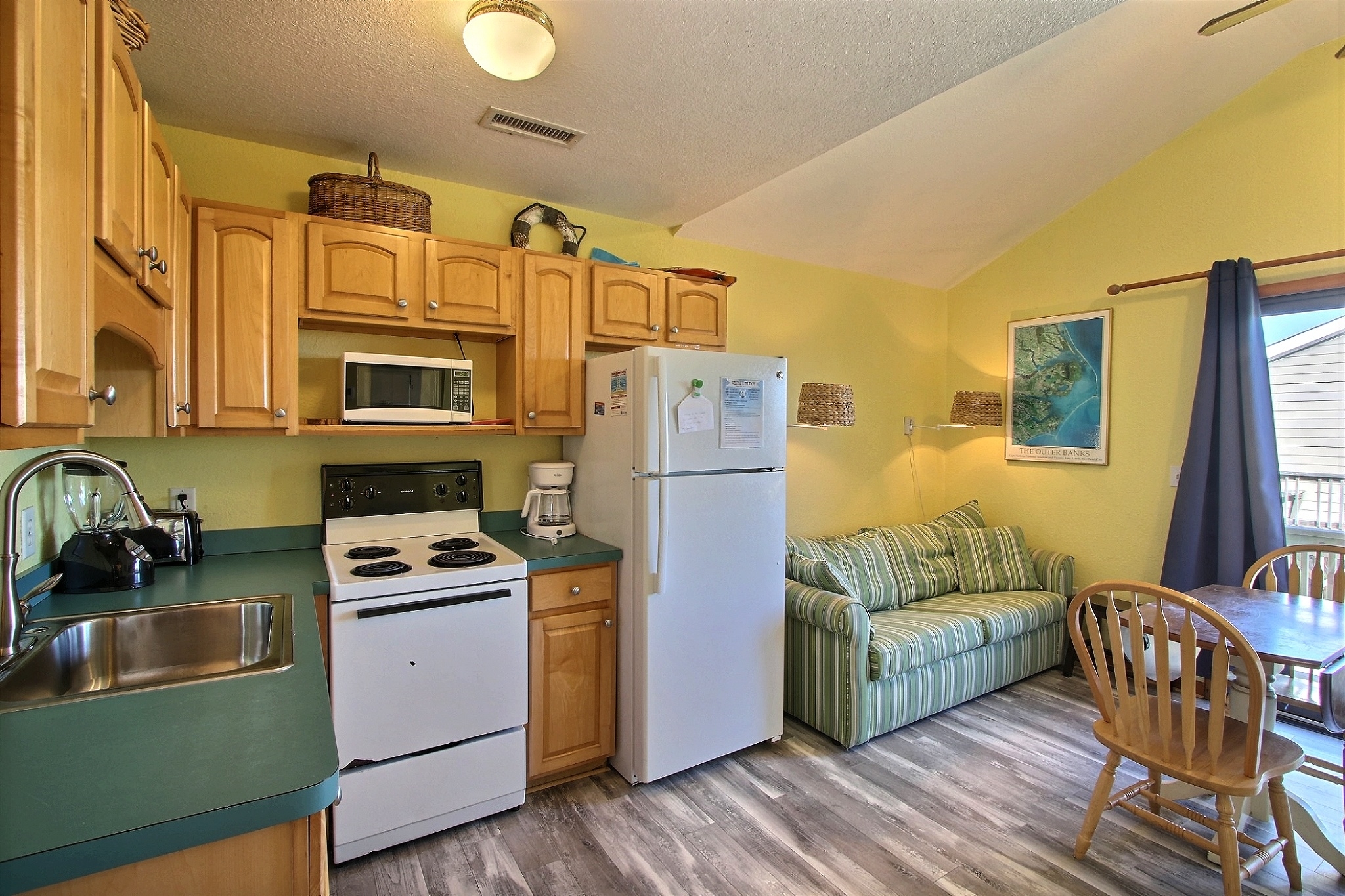 28 BEACH LOOKOUT Dolphin Realty, Inc.