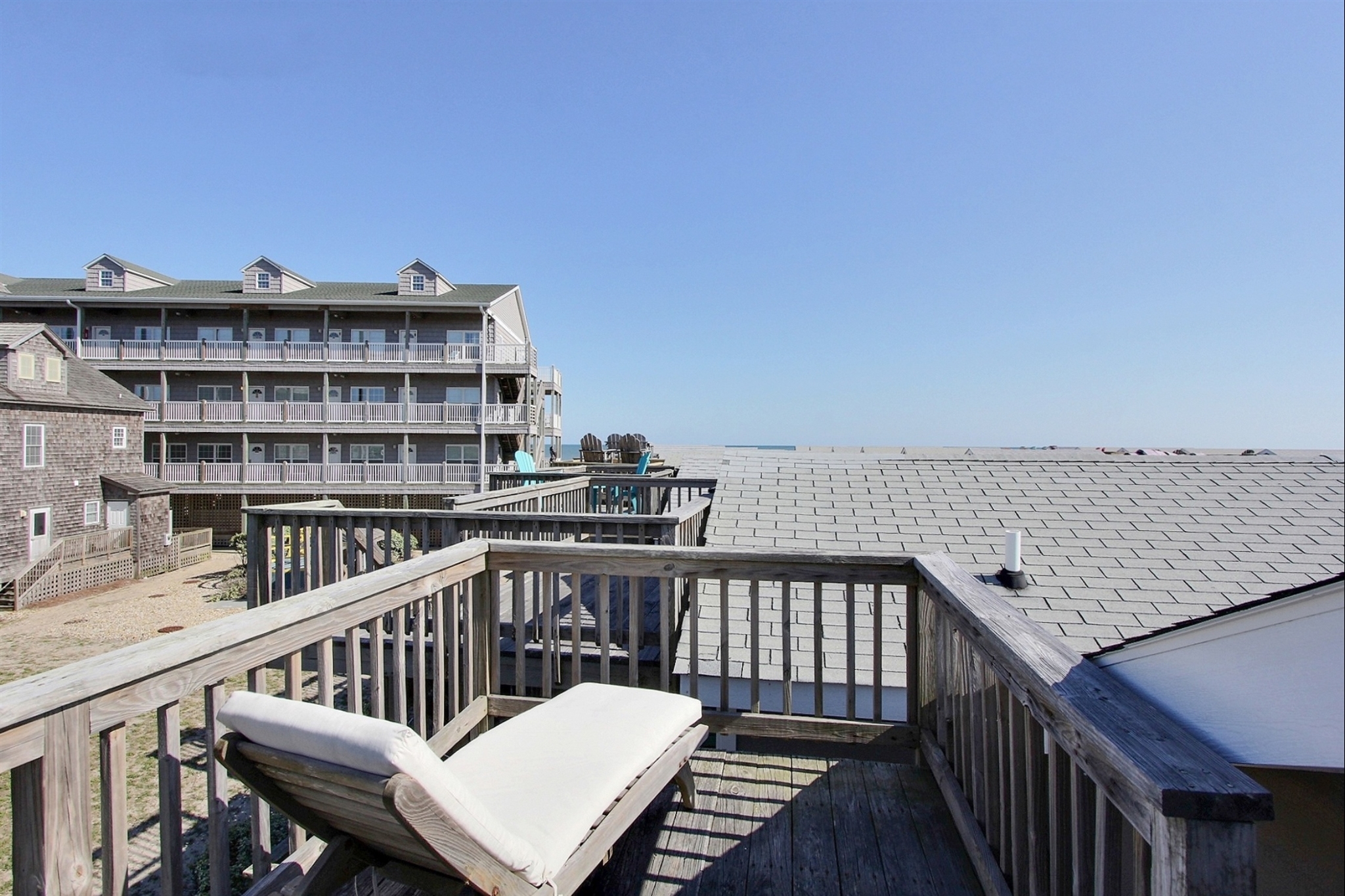 29 BEACH ESCAPE Dolphin Realty, Inc.