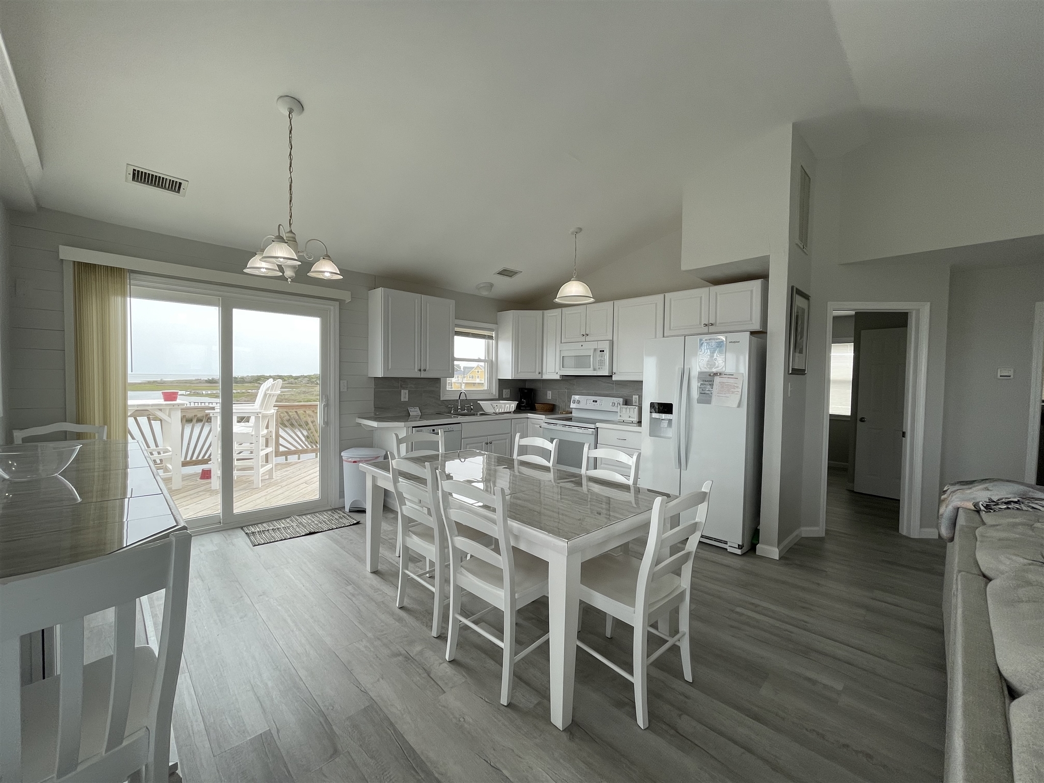 VACATION STATION Dolphin Realty, Inc.