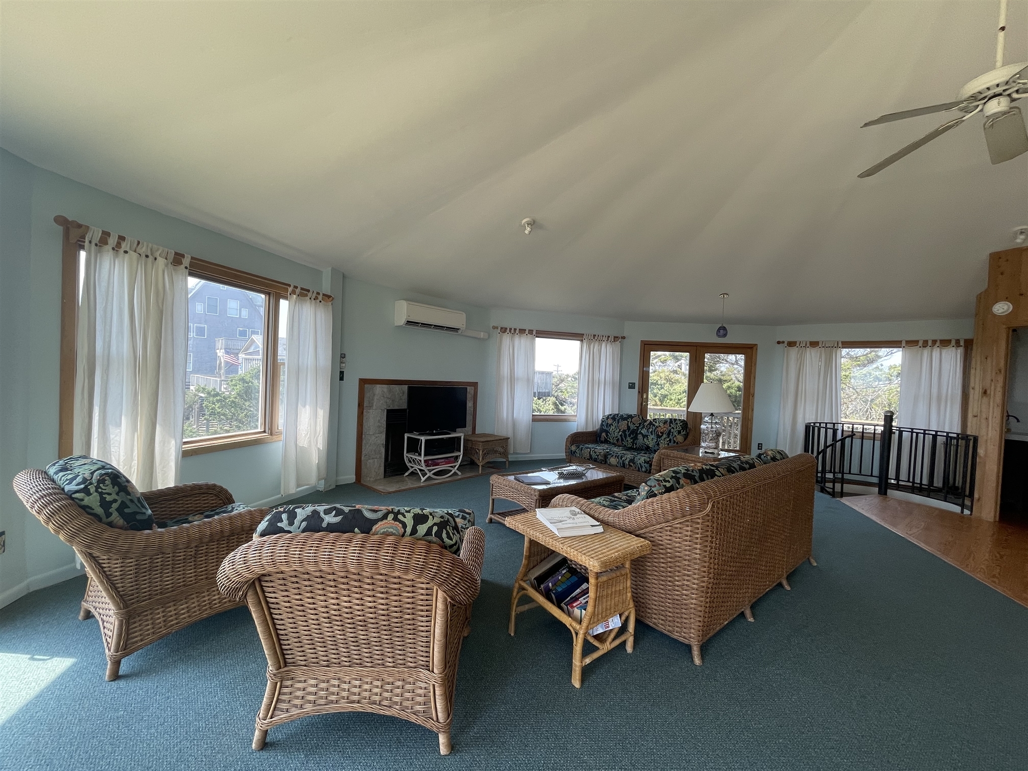 DUNE ROSE Dolphin Realty, Inc.