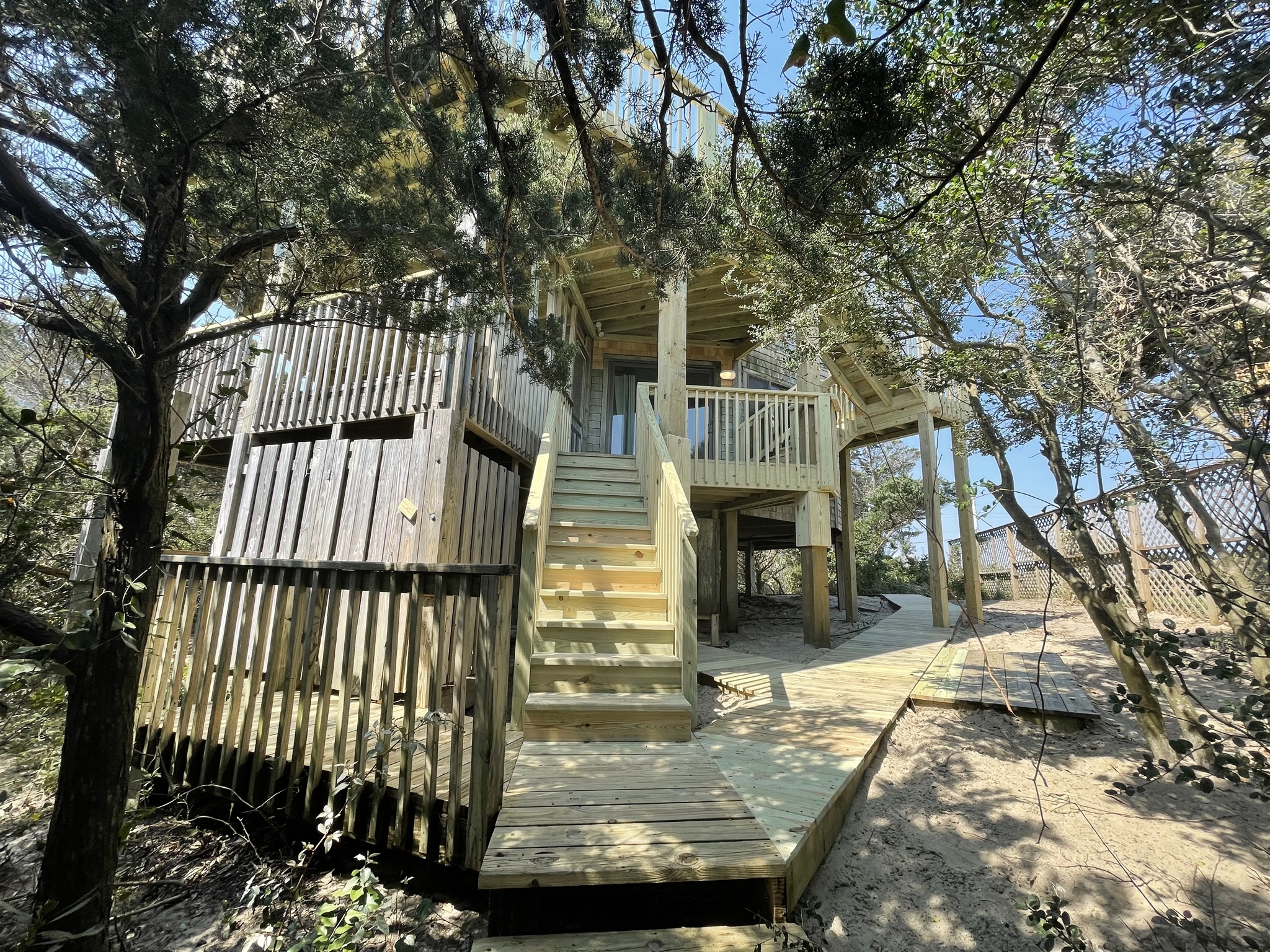 DUNE ROSE Dolphin Realty, Inc.