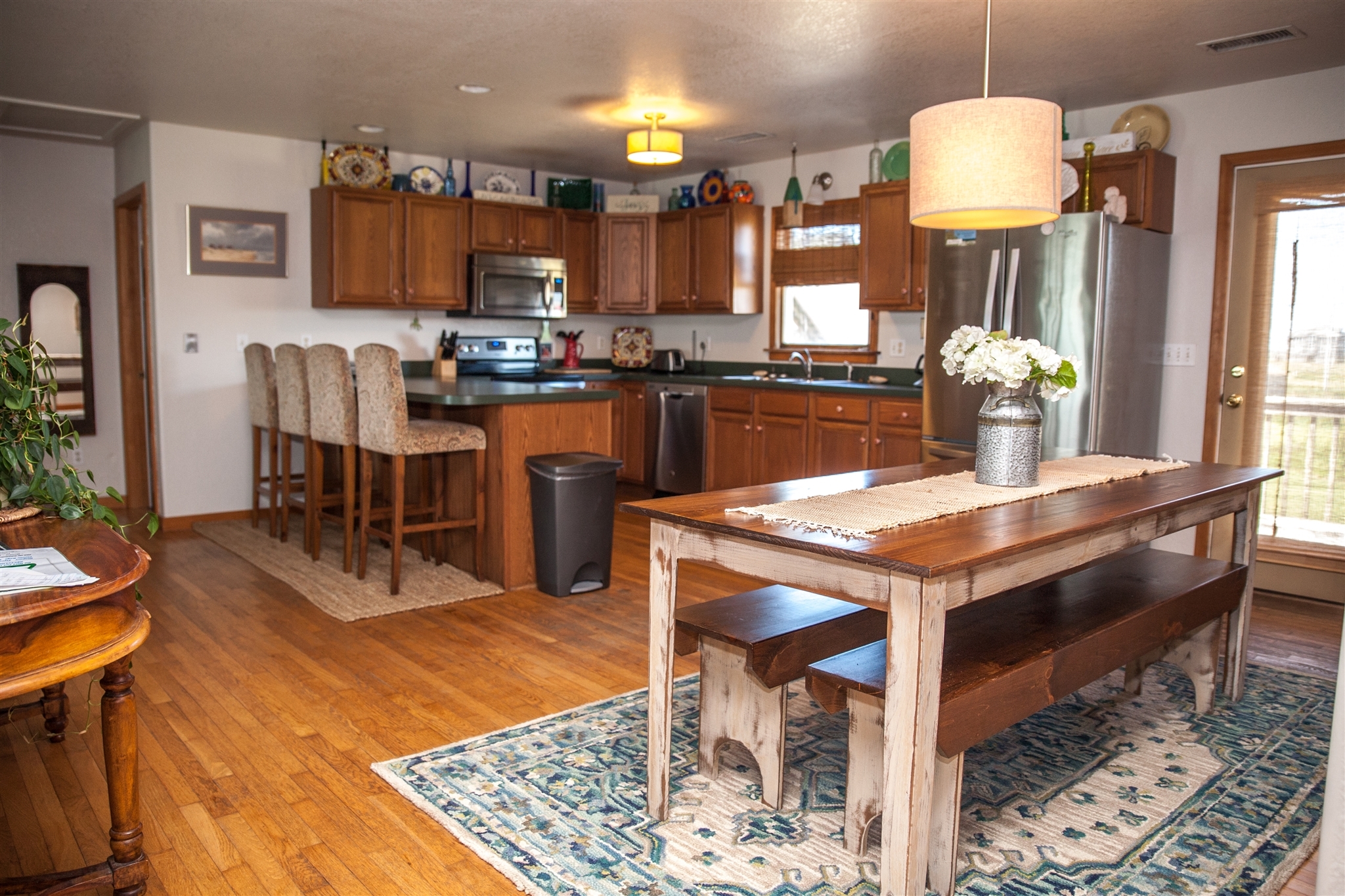 AUSTIN'S POINTE Dolphin Realty, Inc.