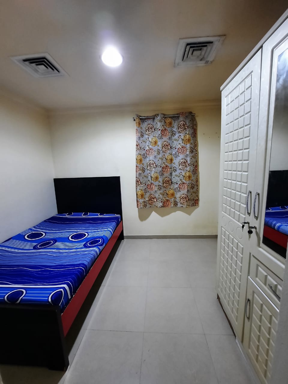 Single Room Rent in Burjuman & Sharaf DG Metro Stations, Dubai
