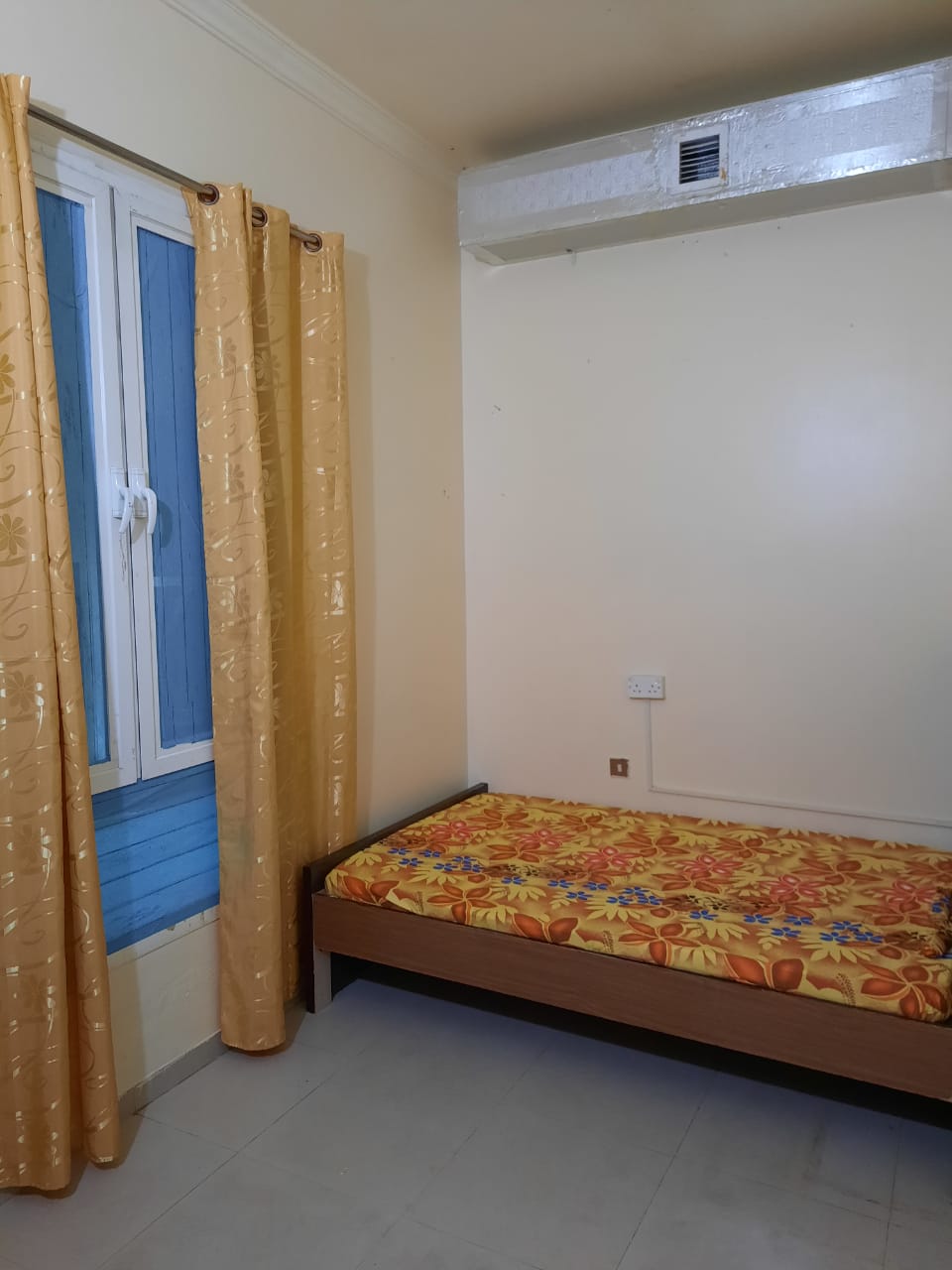 Single Room Rent in Al Mankhool, Dubai