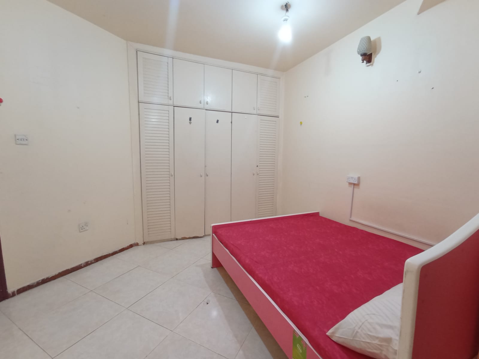 Single Room Rent in very close to bur dubai metro stations, Dubai