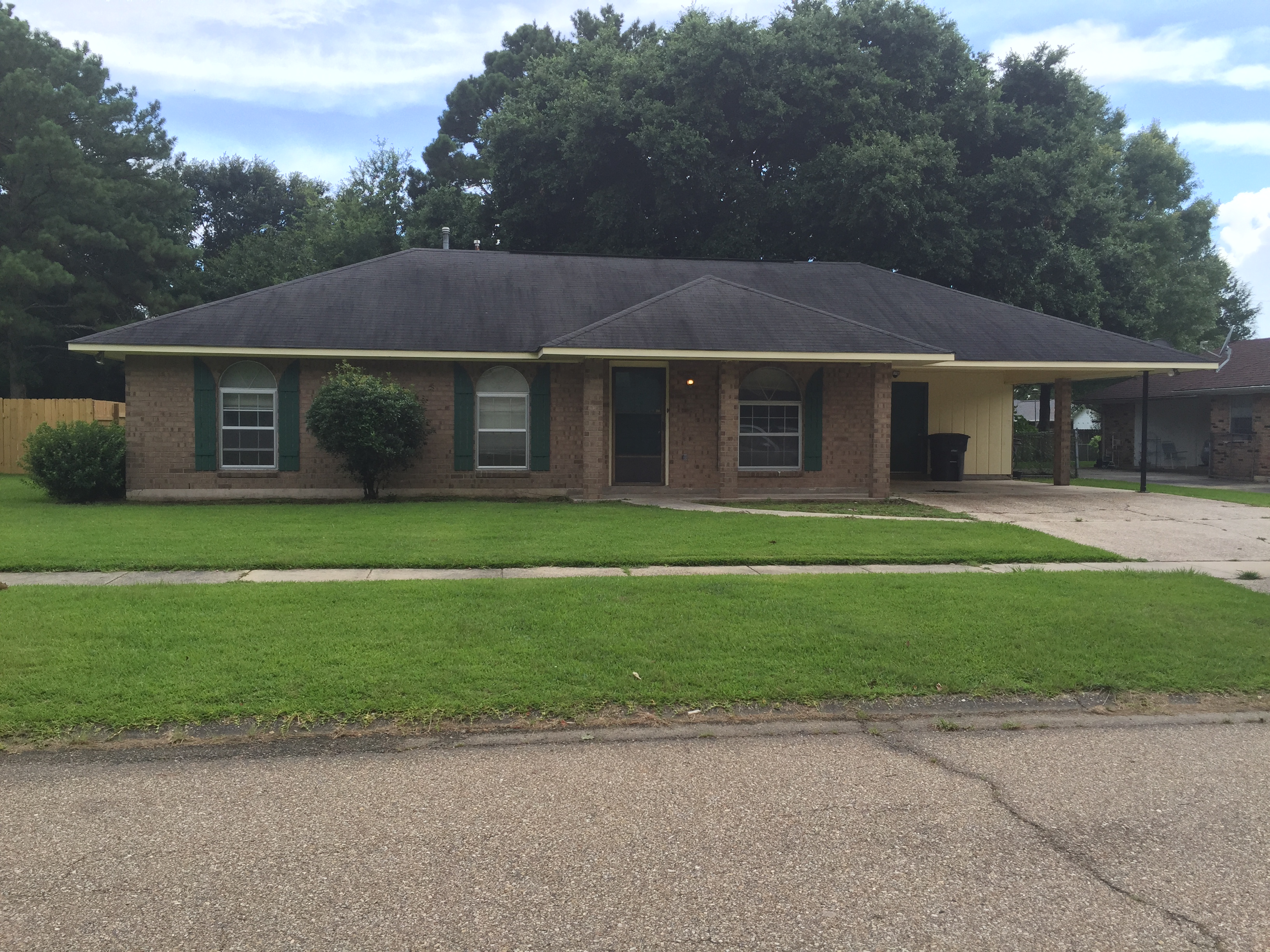 Central City 3 bedroom 2 bath in quiet neighborhood RentHouse
