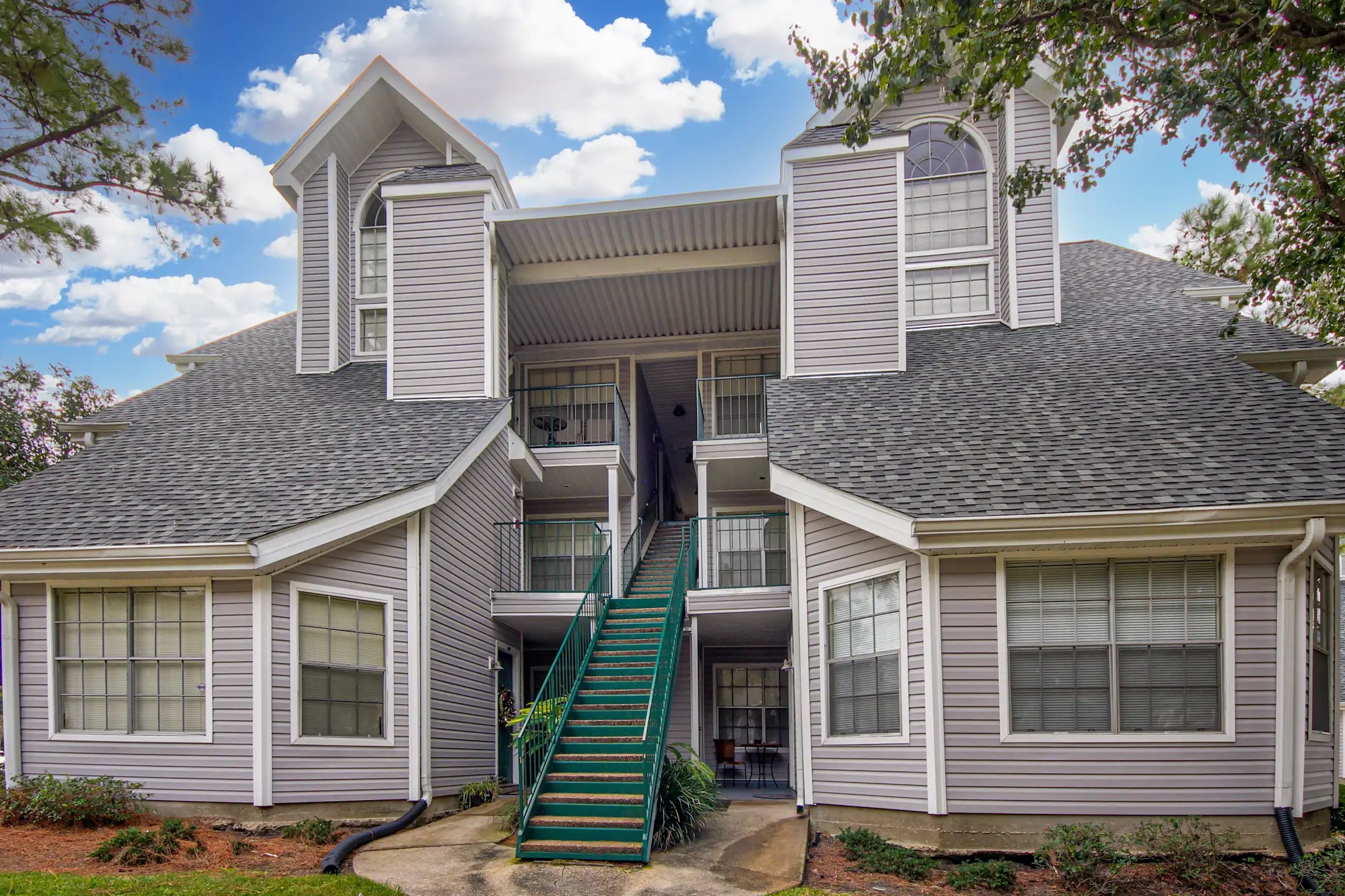 Riverview Villa 5501 Tullis Dr New Orleans, LA Apartments for Rent