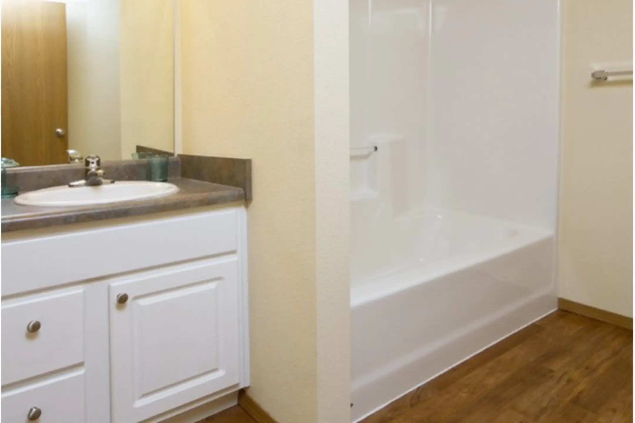 Plainview Park 641 W Farm Road 182 Springfield, MO Apartments for