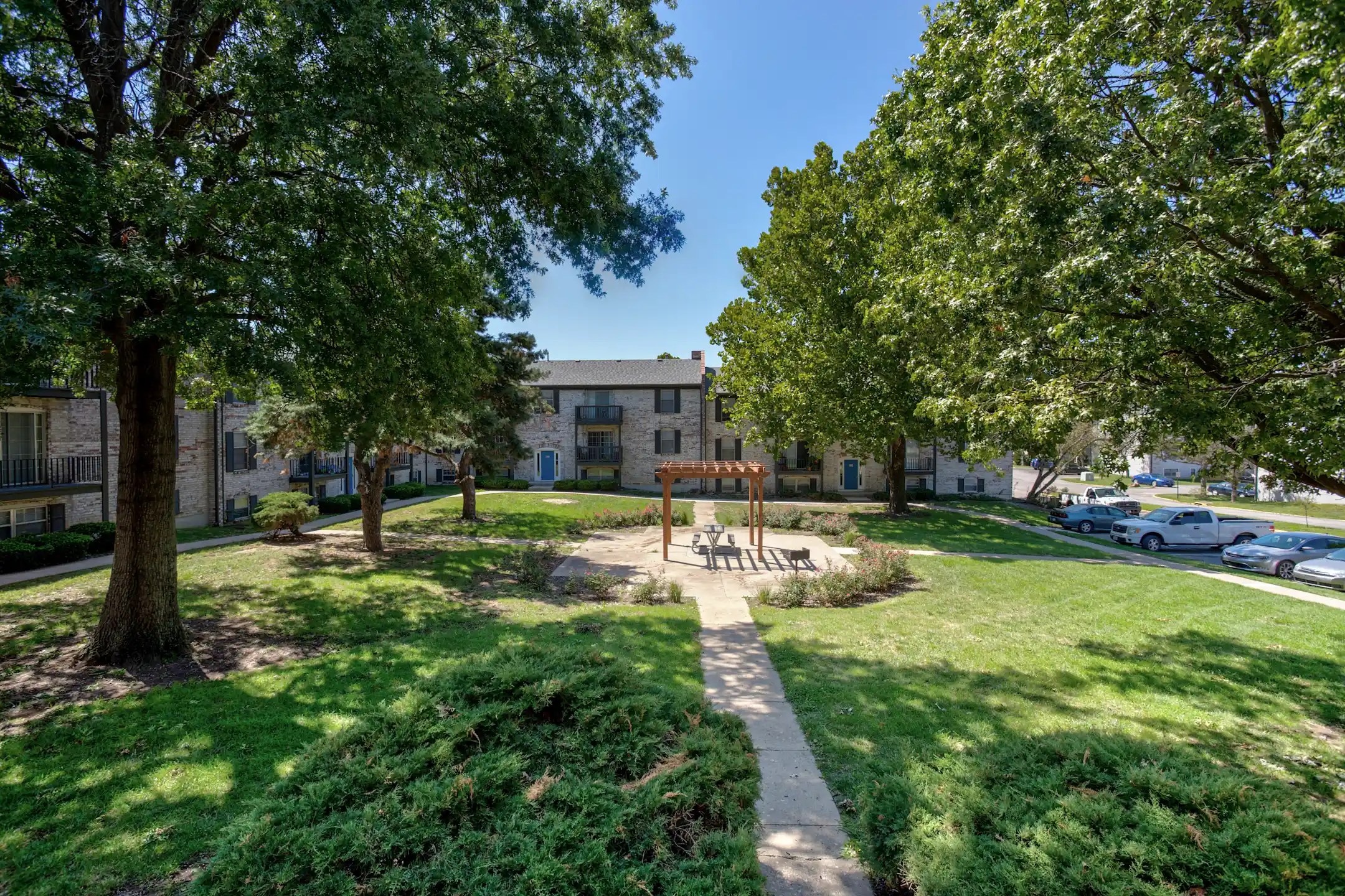 Lenexa Crossing Apartments Lenexa, KS 66215