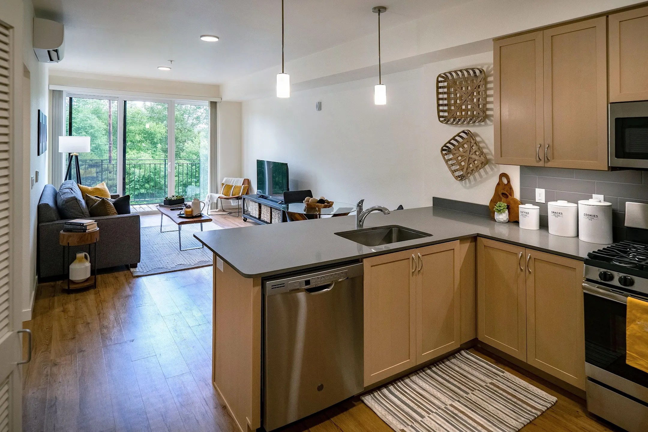 Amazon Corner Apartments Eugene, OR 97405