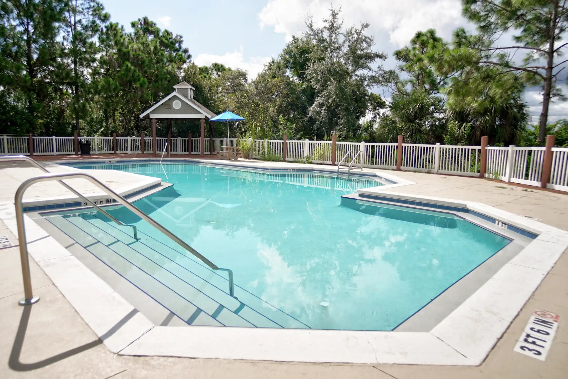 OK Riverside LLC 1589 Starlight Cove Tarpon Springs, FL Apartments