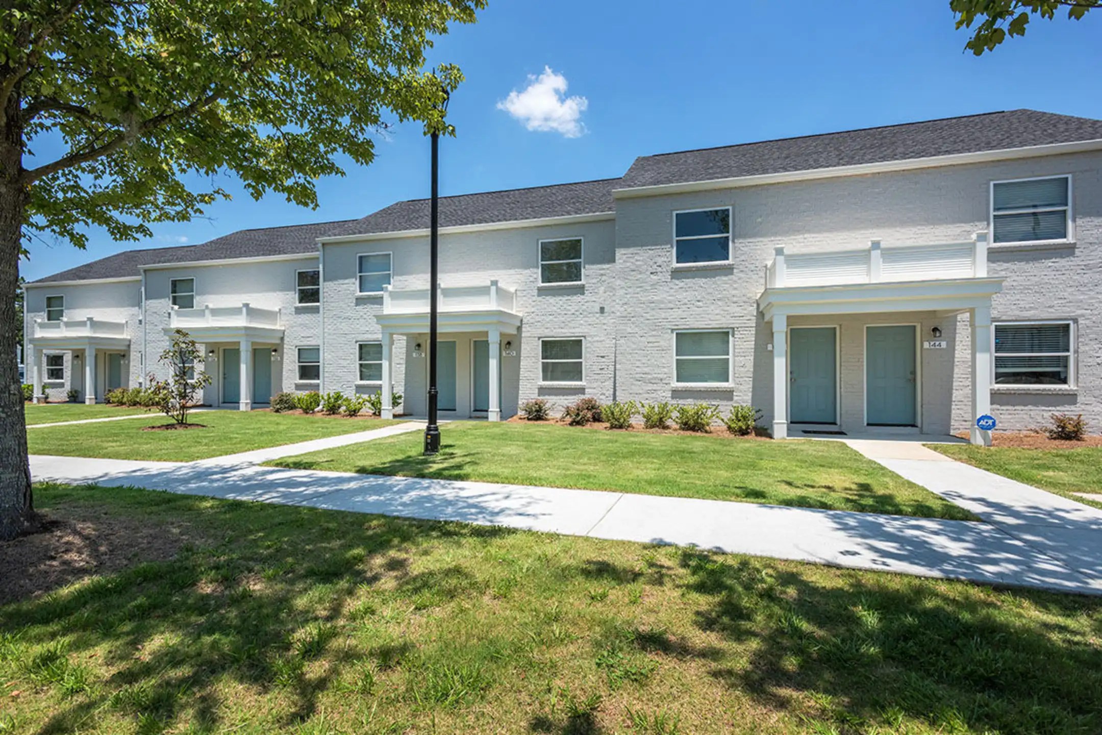 The Grove at Ardsley Park 125 E 62nd Street Savannah, GA Apartments