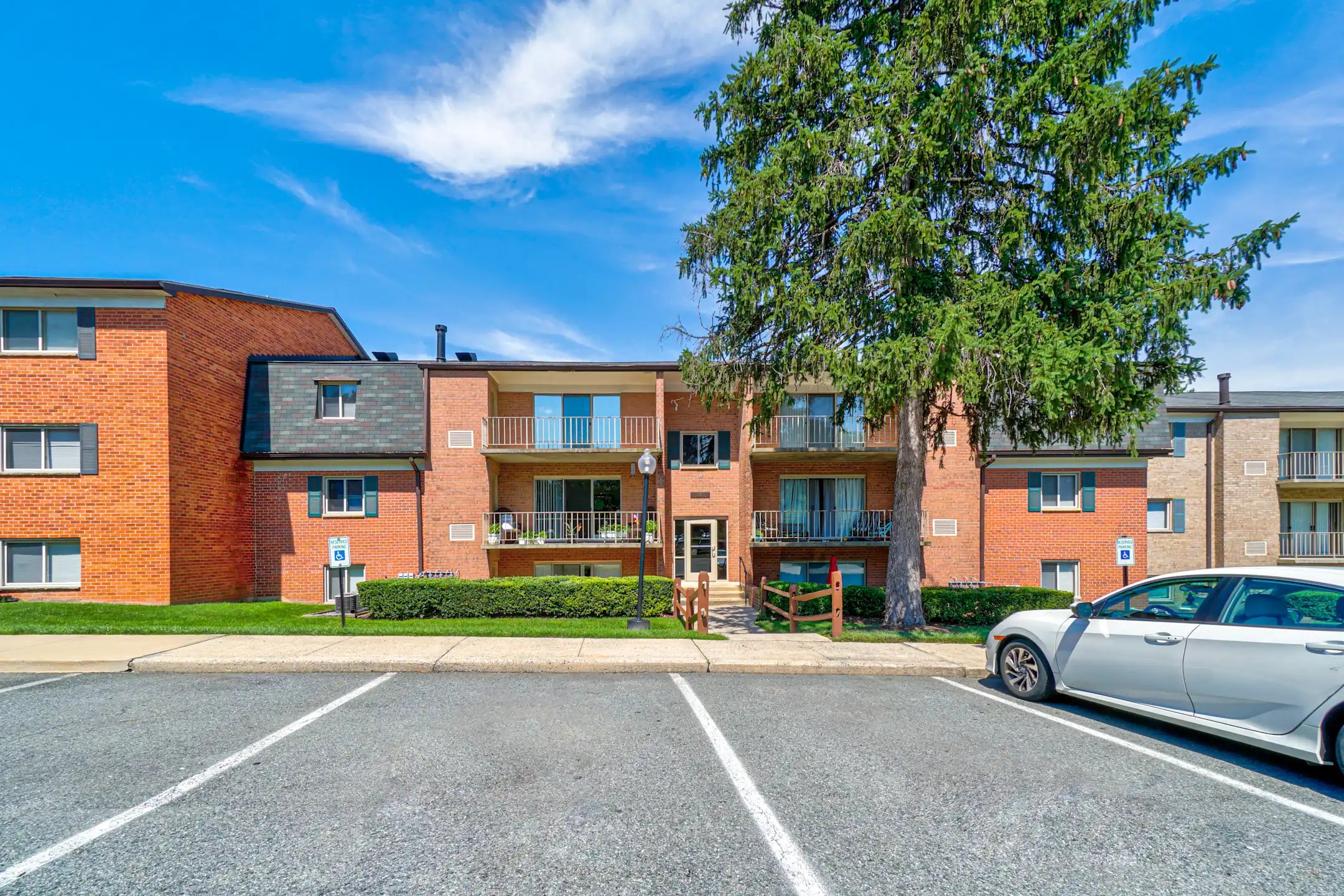 Streamside Apartments Gaithersburg, MD 20877