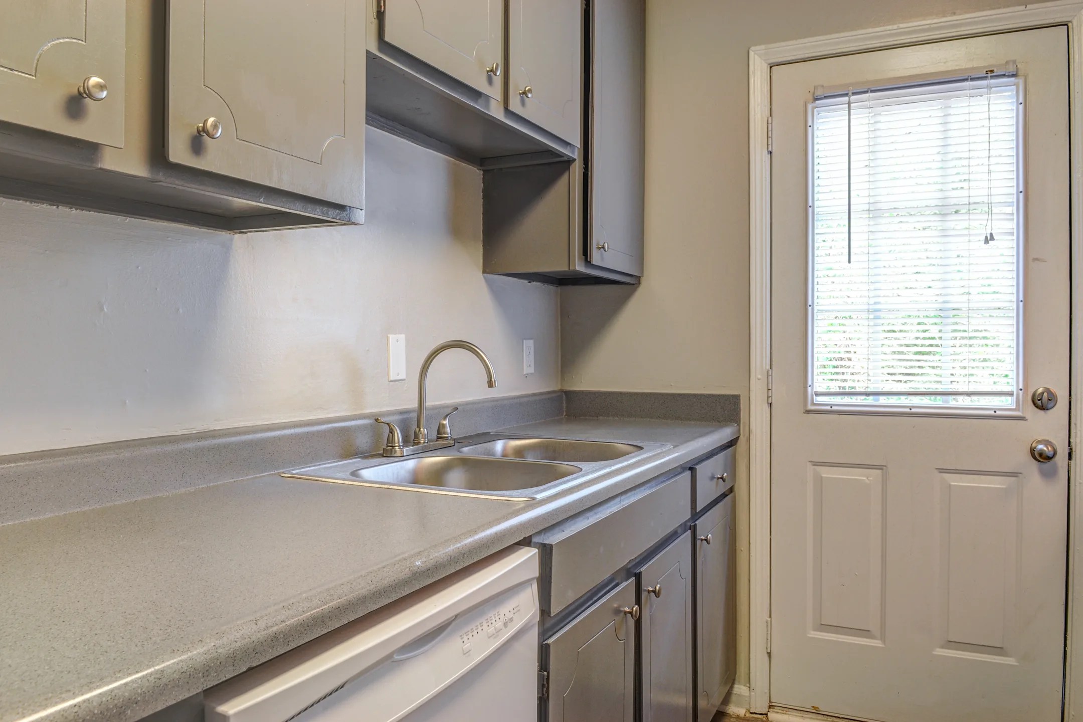 The Flats 235 Apartments Athens, GA 30606