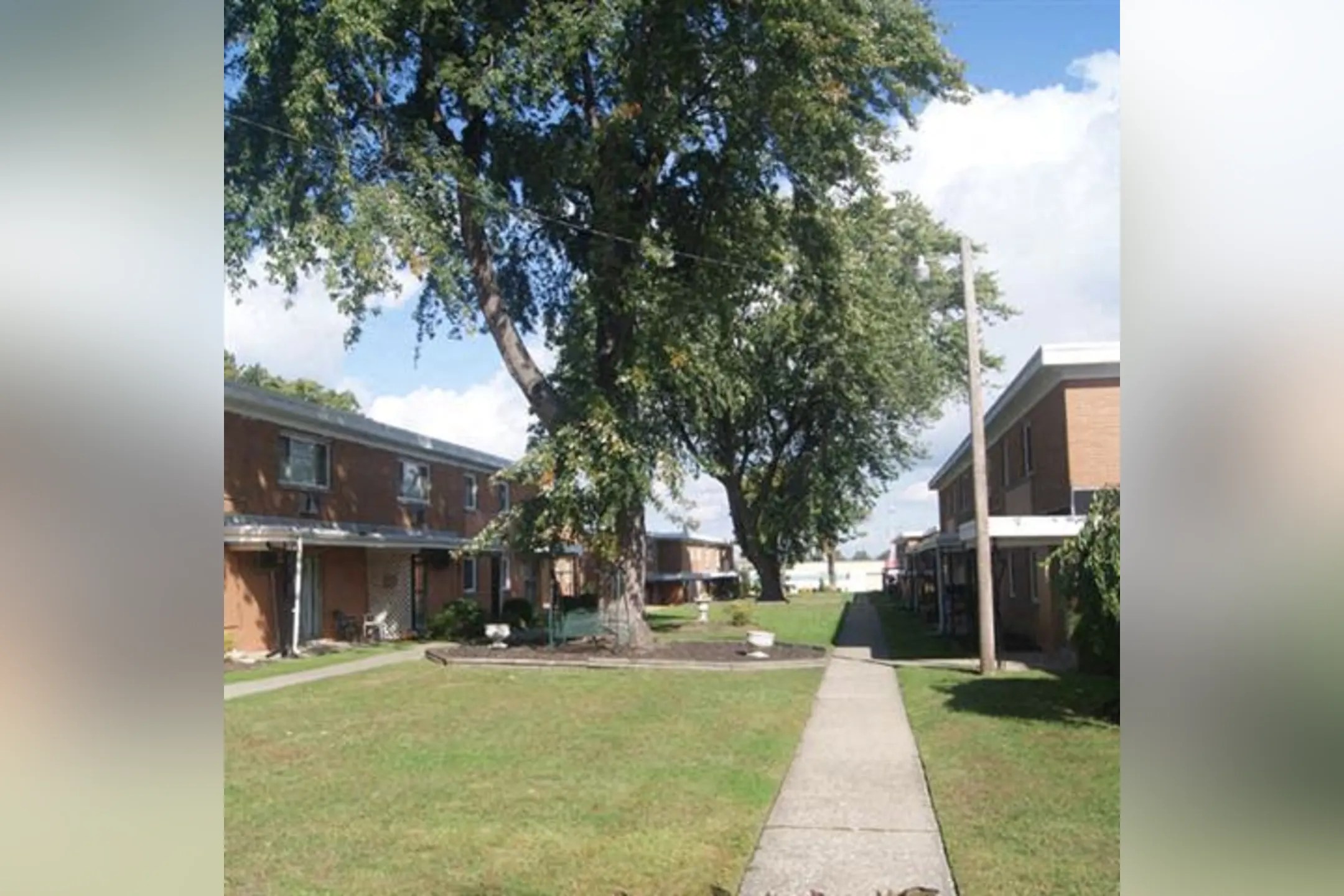 Cedarwood Apartments Willoughby, OH 44094