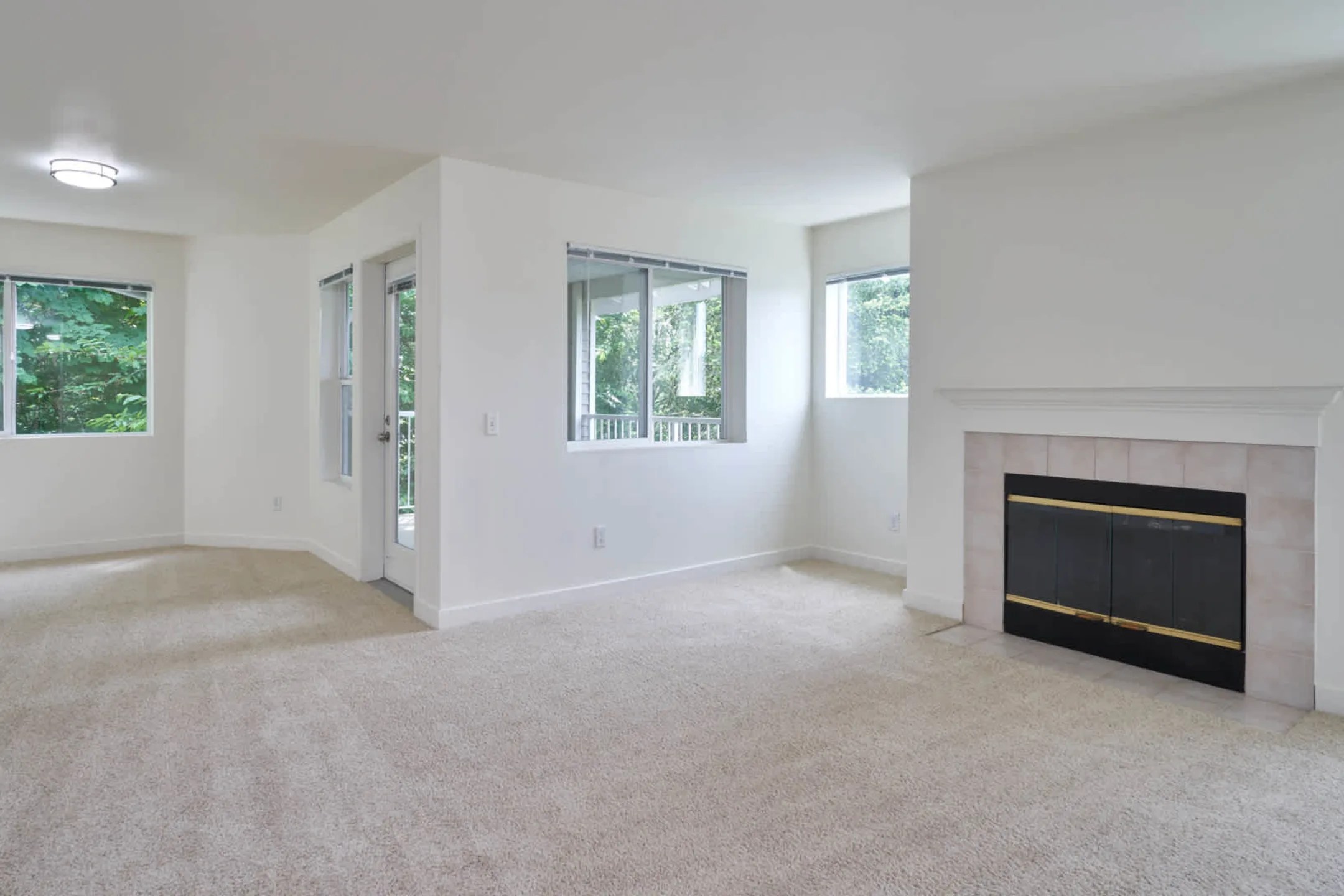 Ivorywood Apartments Bothell, WA 98011