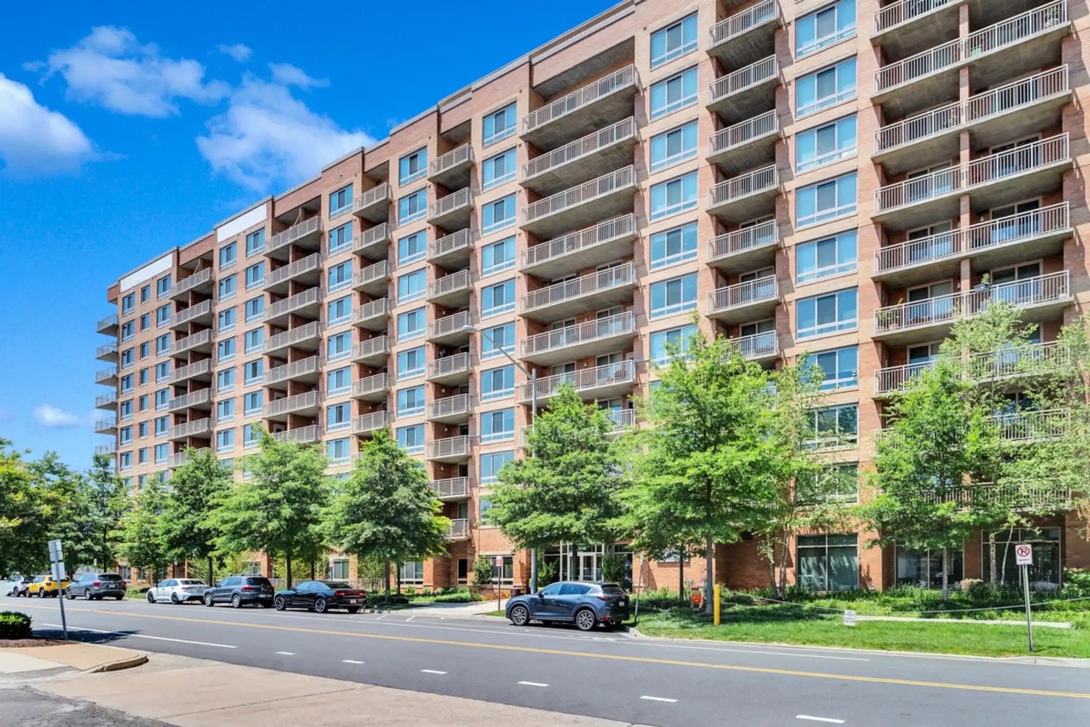 Prosperity Flats Apartments Fairfax, VA 22031