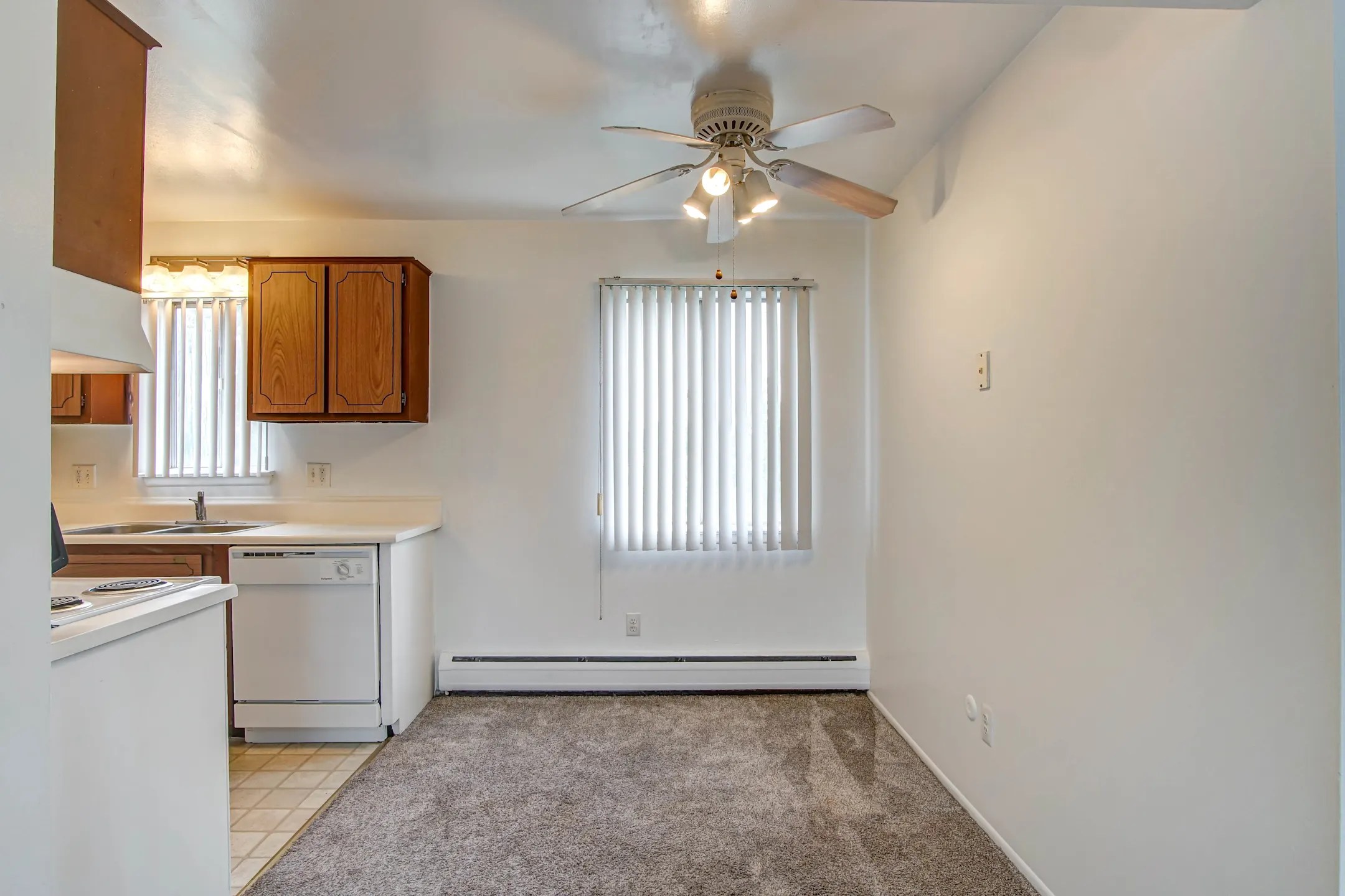 Outer Drive Manor 23935 Outer Dr Melvindale, MI Apartments for Rent