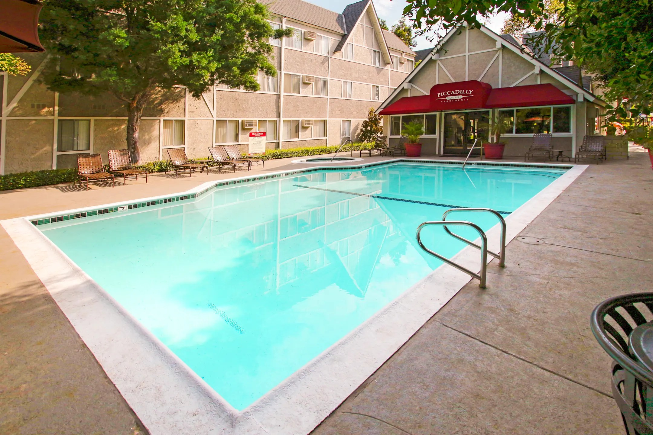 Piccadilly Square Apartments Fullerton, CA 92831