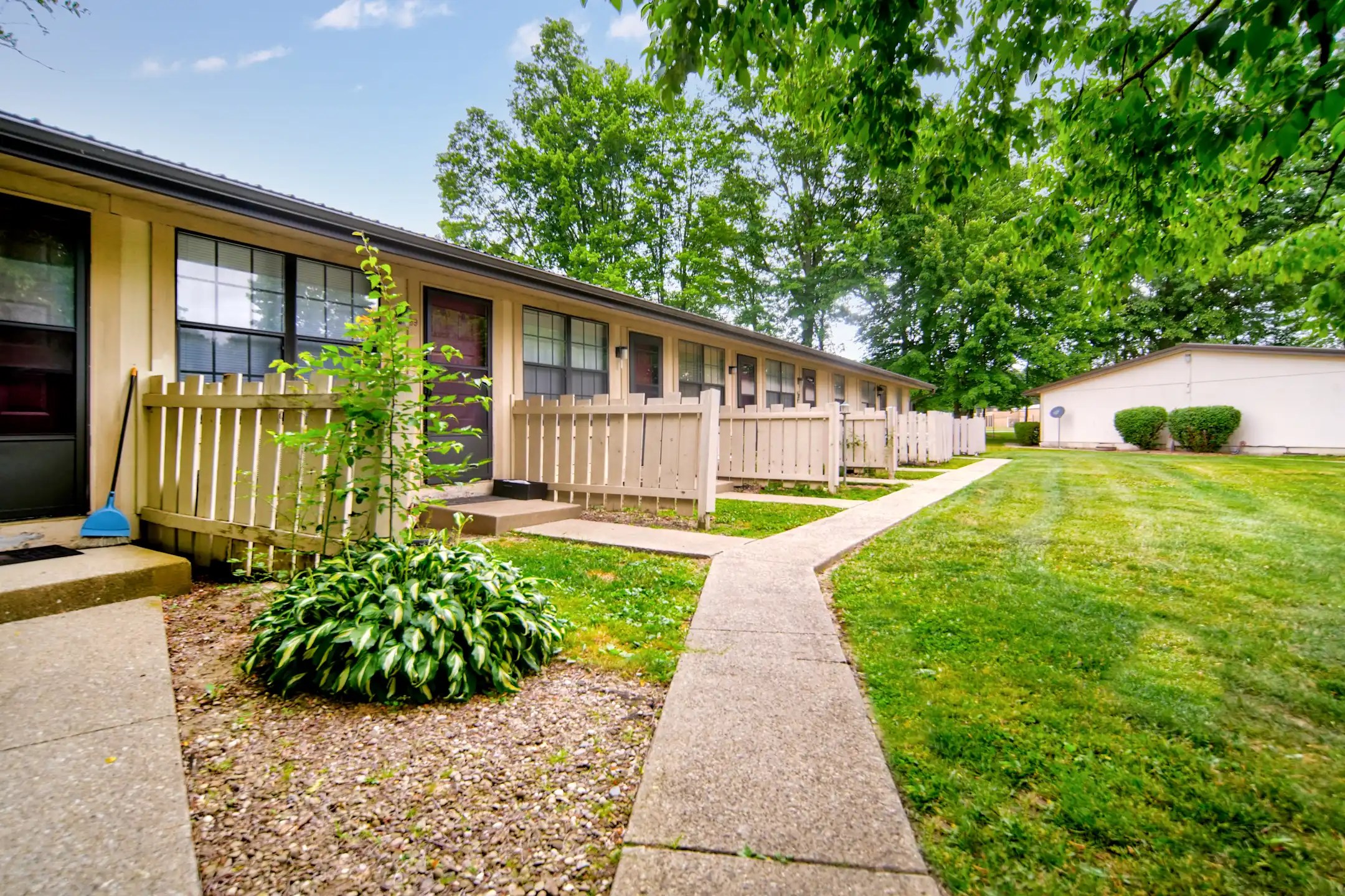 Victoria Square Apartments Apartments Newton Falls, OH 44444