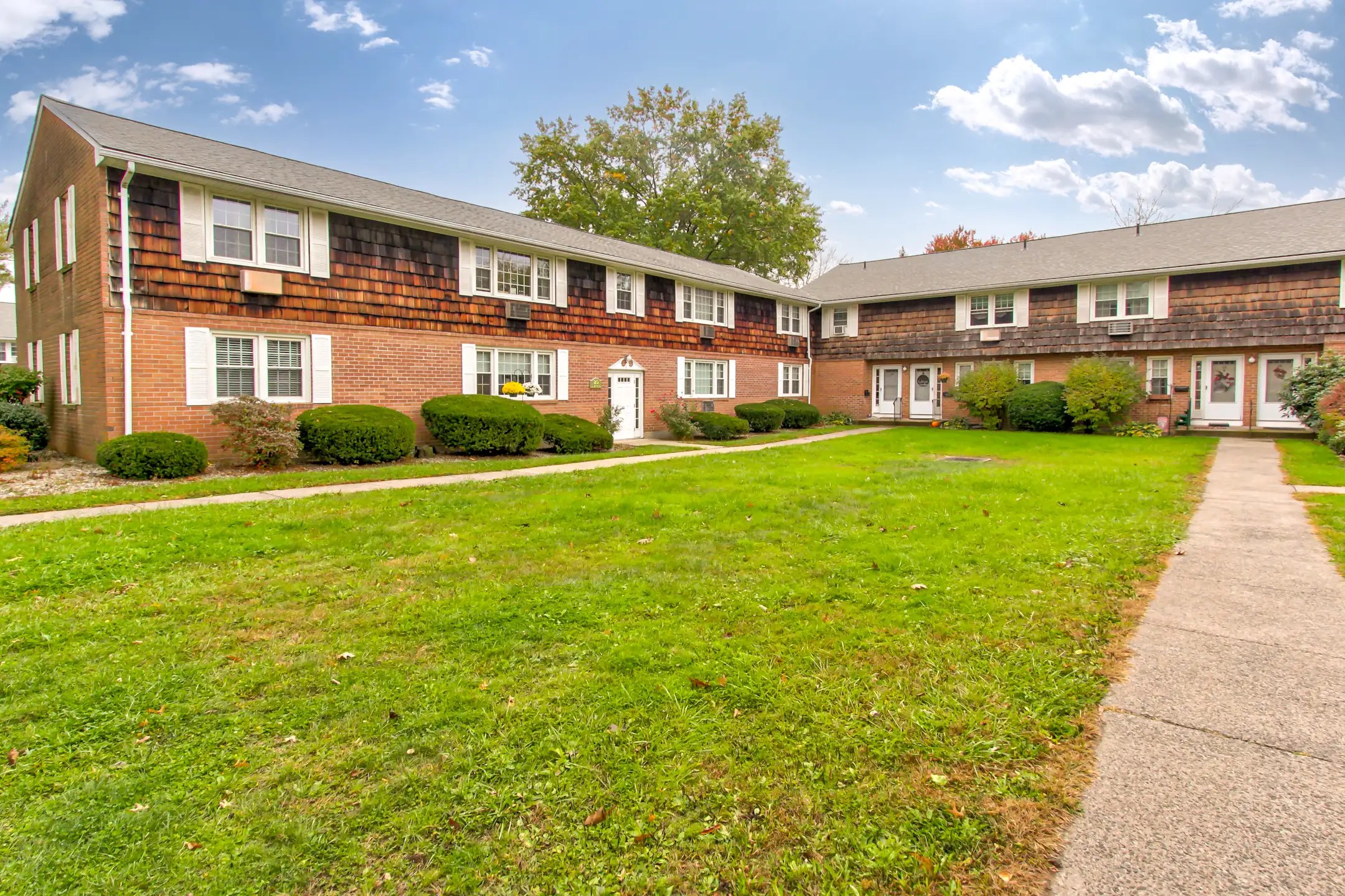 Suffield West Apartments Apartments Suffield, CT 06078