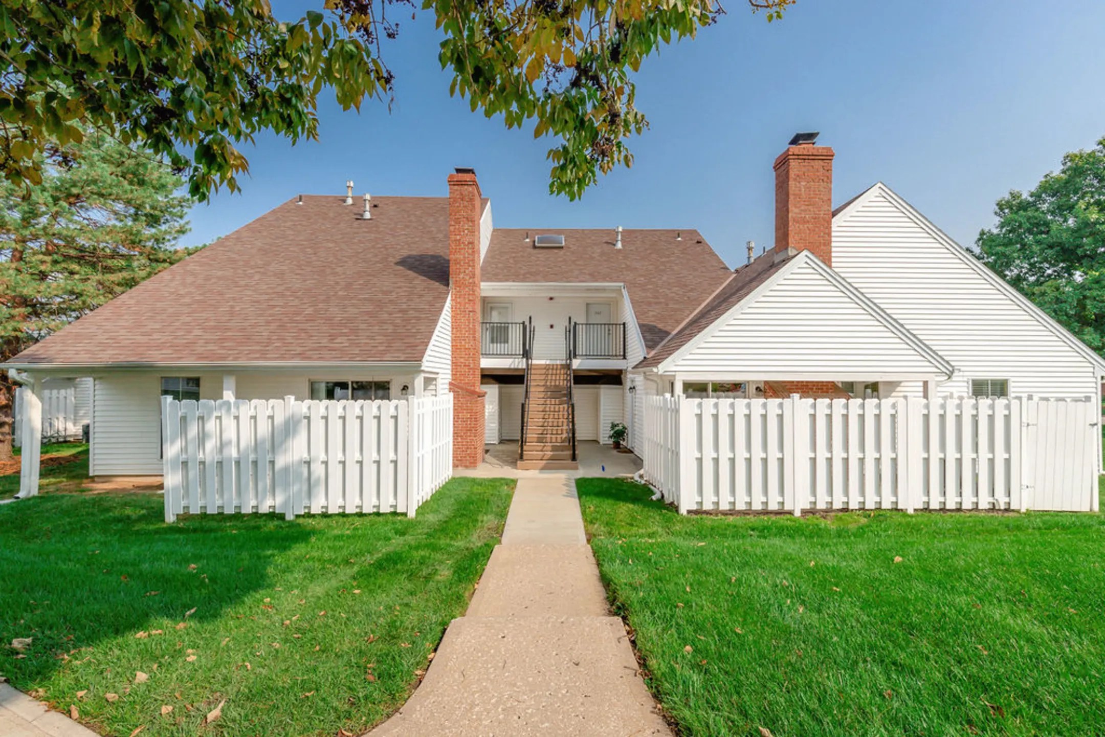 Pinegate West Apartments Shawnee, KS 66203