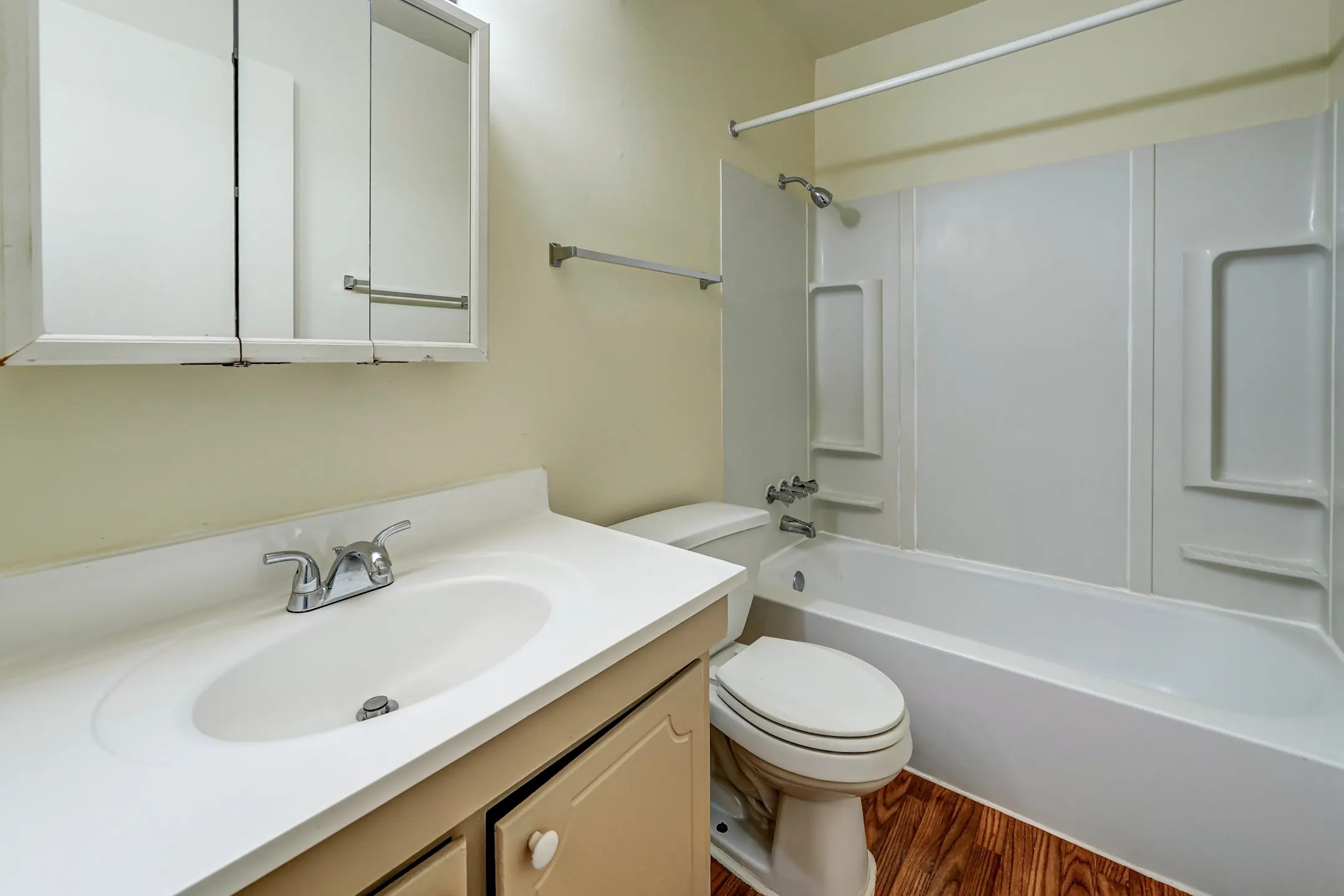 Broad Ripple Trails 5220 Luzzane Ln Indianapolis, IN Apartments for