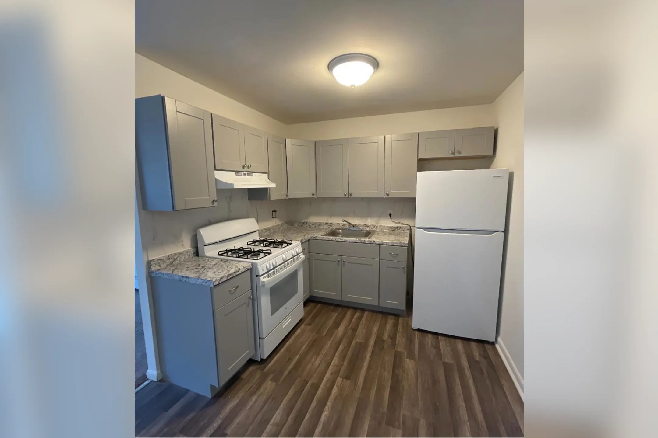 Carriage House Apartments 100 New Rd