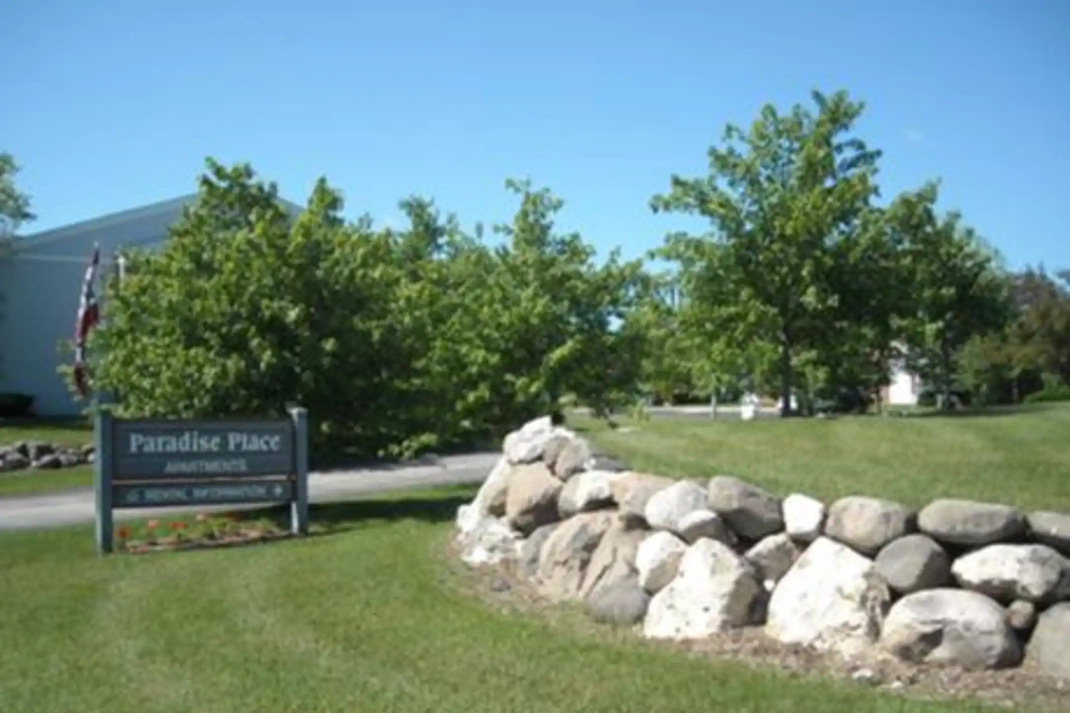 Paradise Place Apartments 1600 Vogt Dr West Bend, WI Apartments for