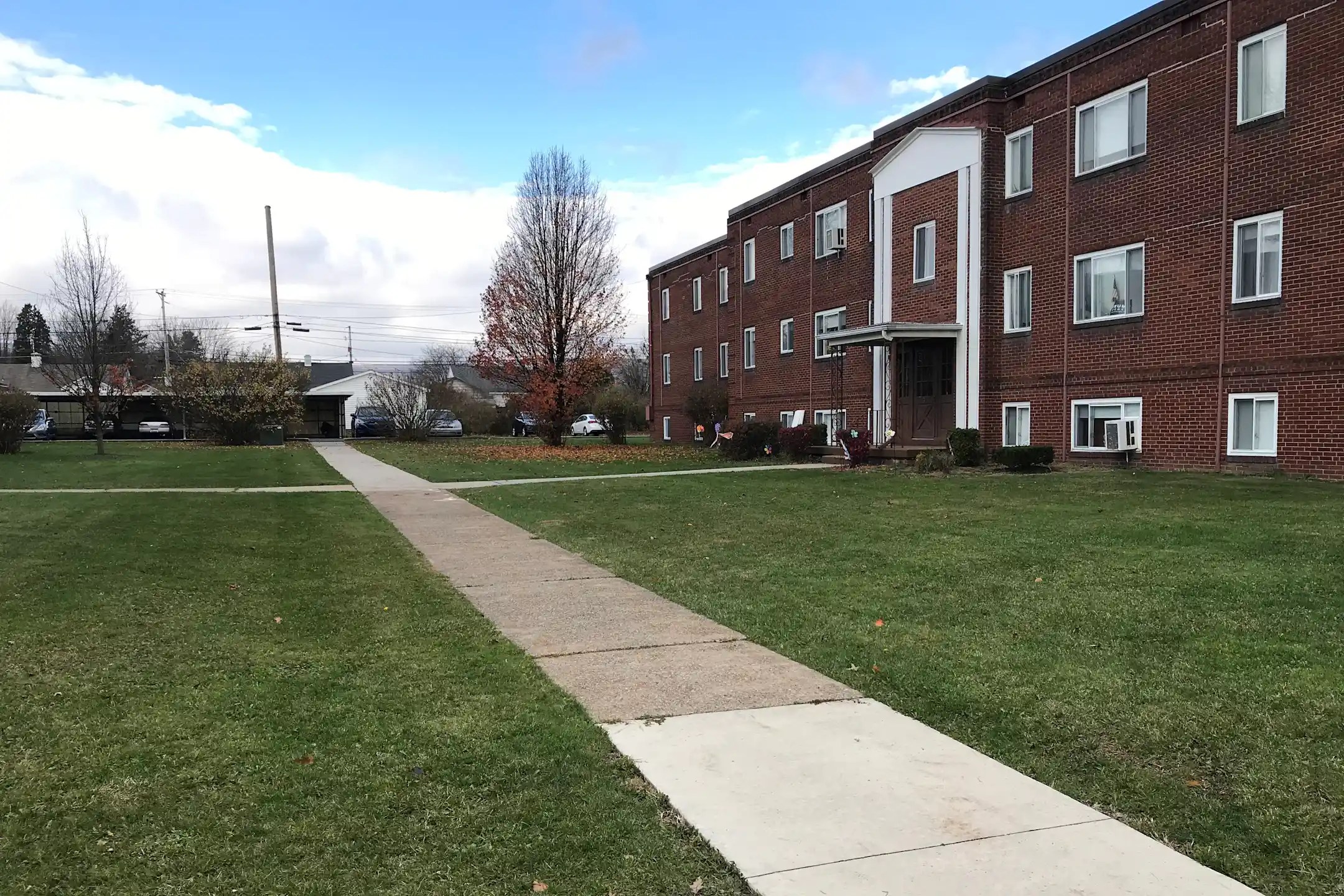 Edward's Hill & Norwood Gardens Apartments 1781 Goucher Street