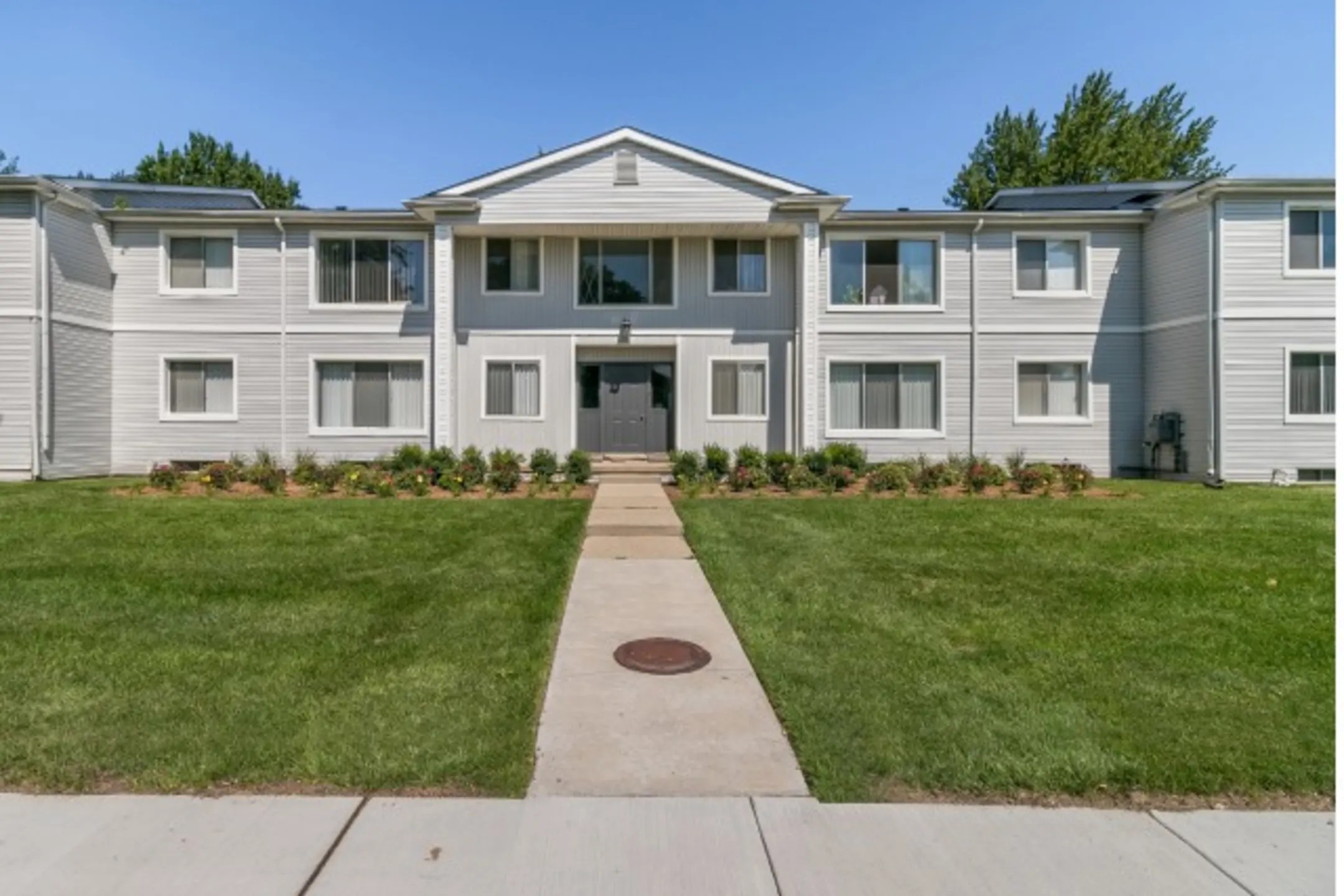 Bloomfield Square Apartments 3161 Bloomfield Ln Auburn Hills, MI