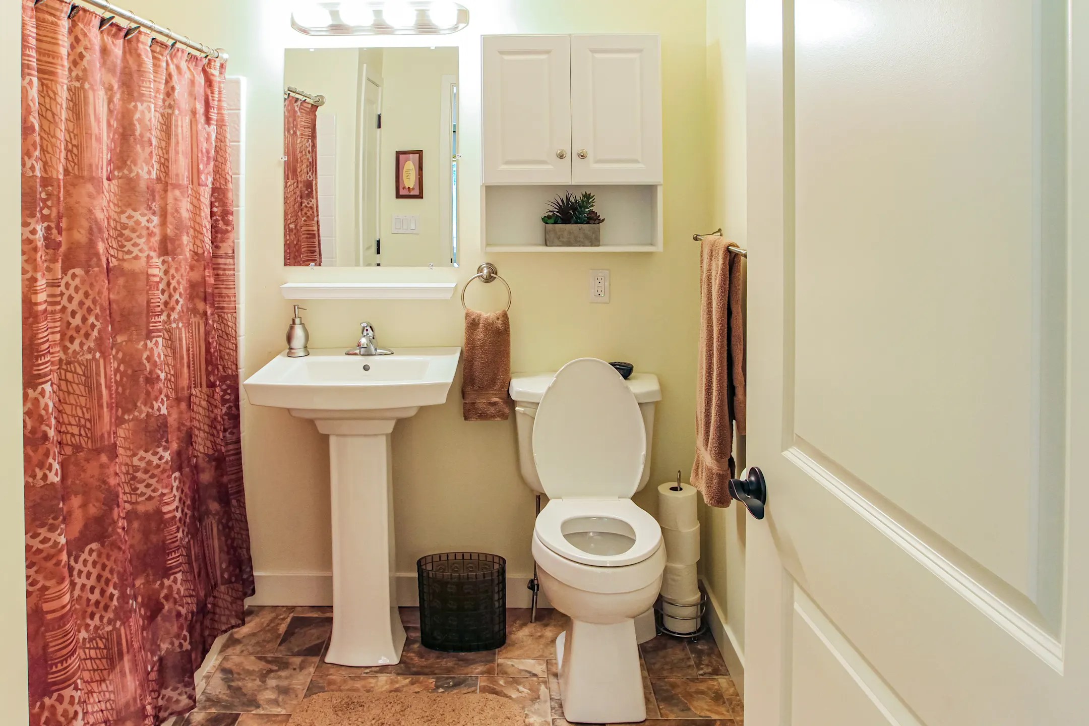 The Spinney At Pond View 2500 Pond View Castleton On Hudson, NY