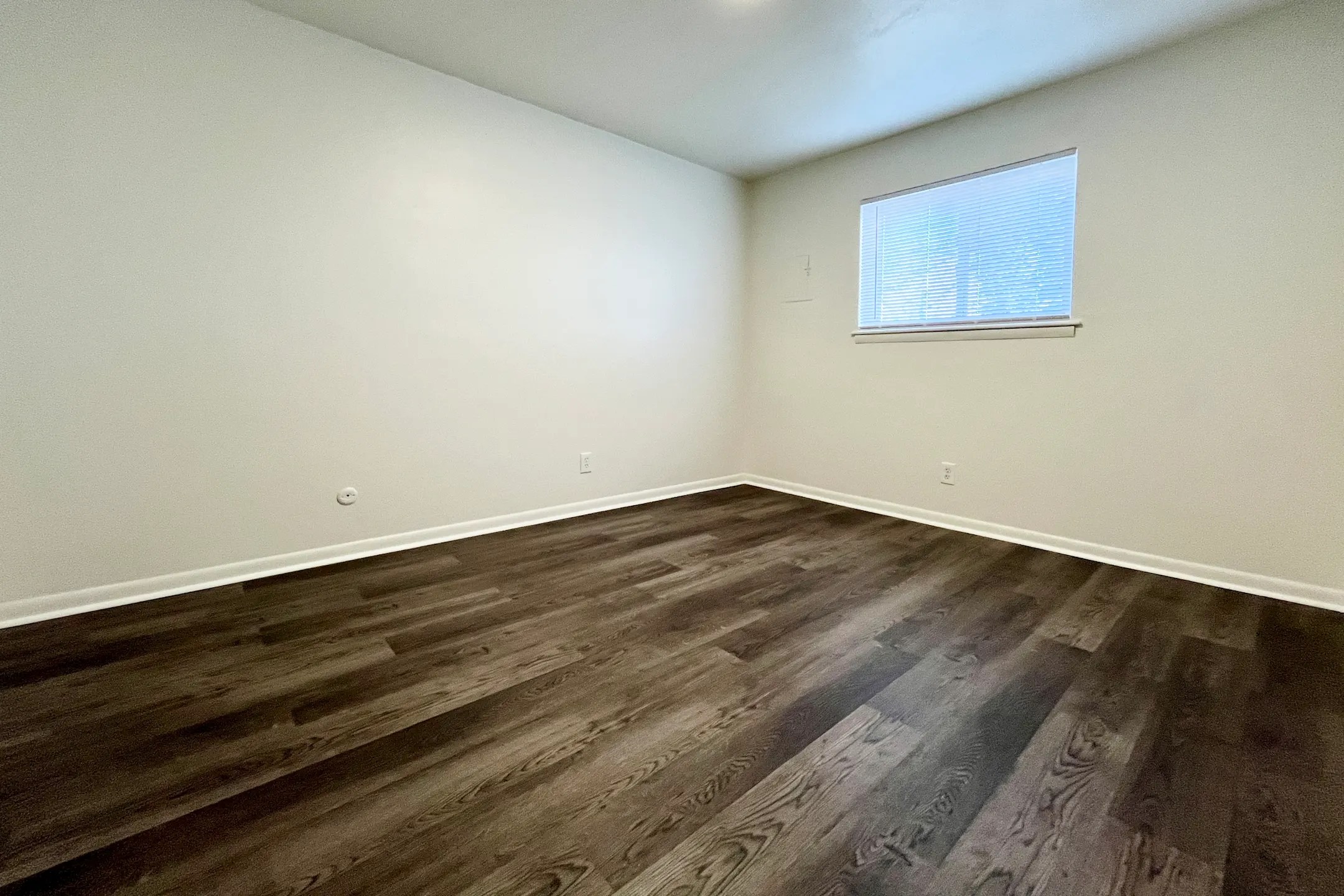 Enfield Garden Apts. 7704 Enfield Ave Norfolk, VA Apartments for