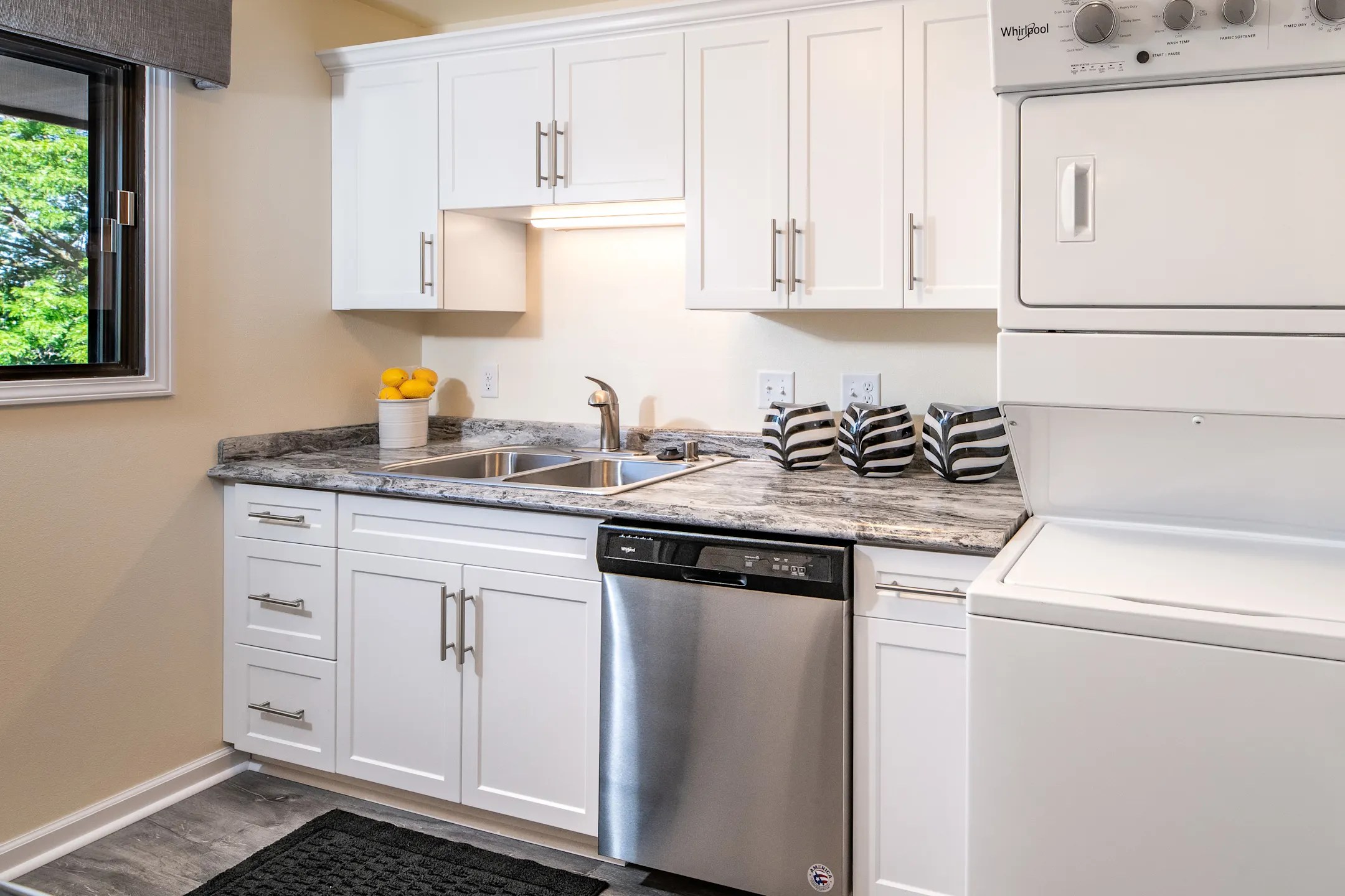 Tara Hill Apartment Homes 39043966 South Tara Hill Drive Greenfield, WI Apartments for Rent