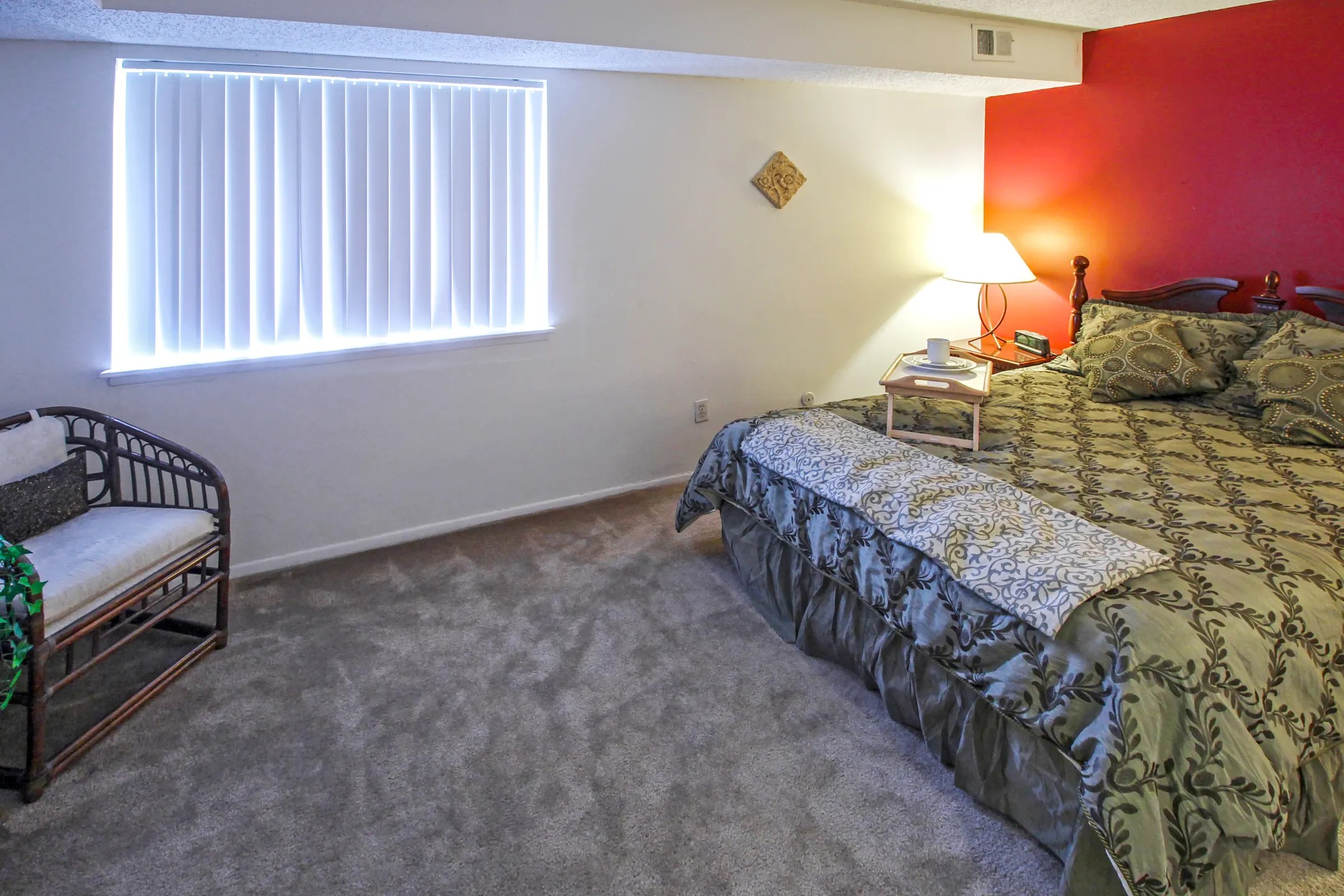 Pine Hill Apartments Howell, MI 48843