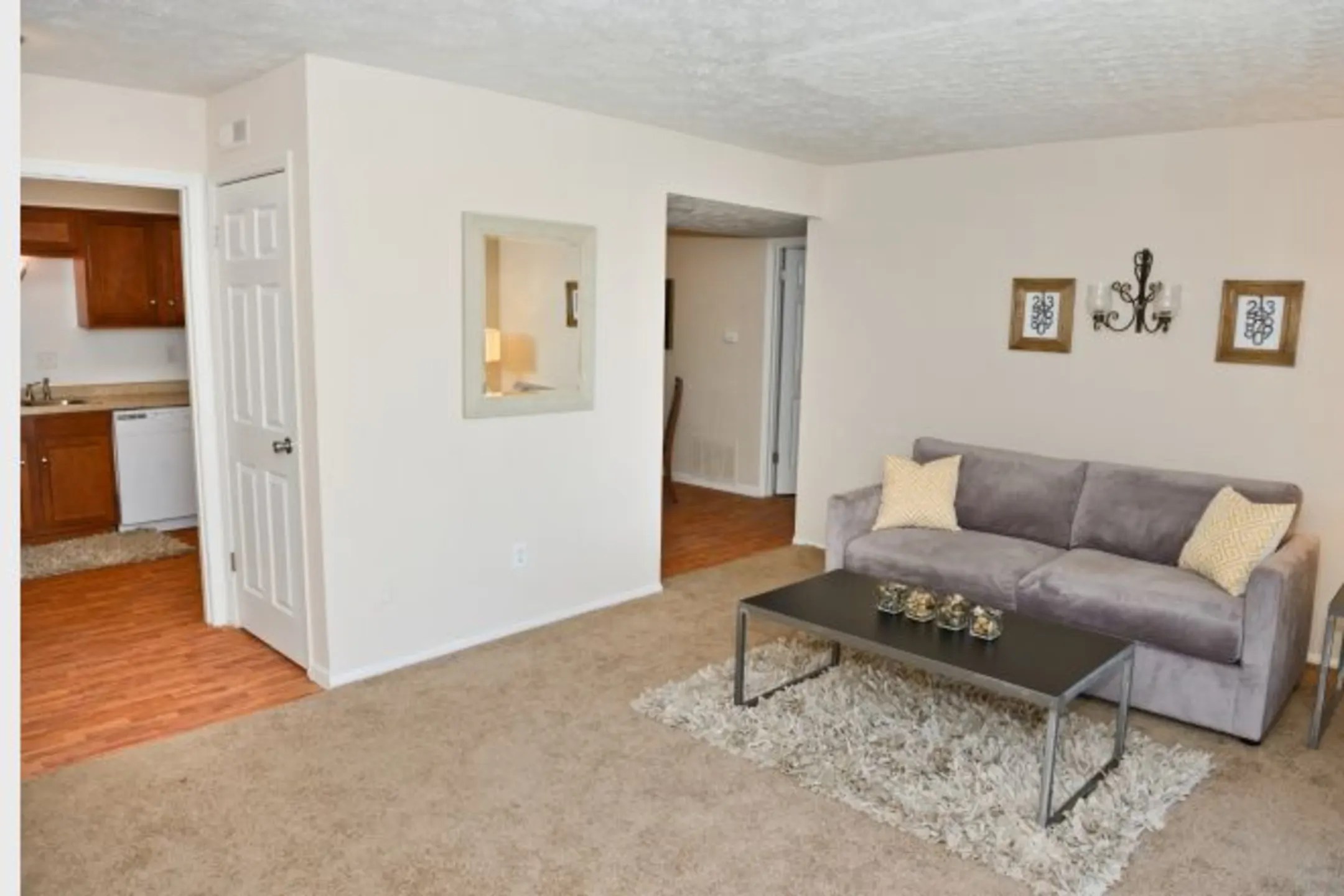 Castleton Manor Apartments Indianapolis, IN 46220