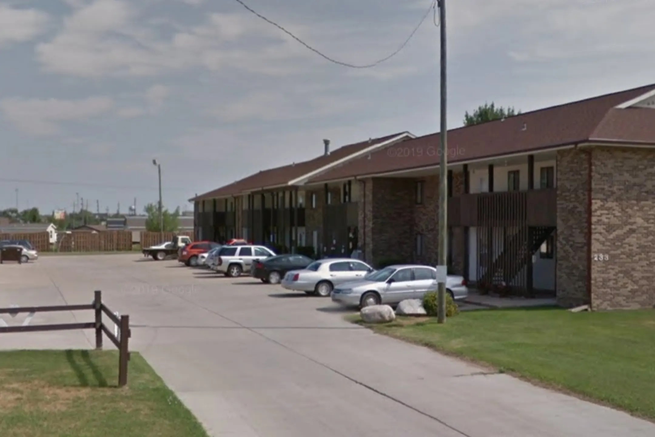 Park Manor & Village Apartments 715 13th Ave NE Devils Lake, ND for