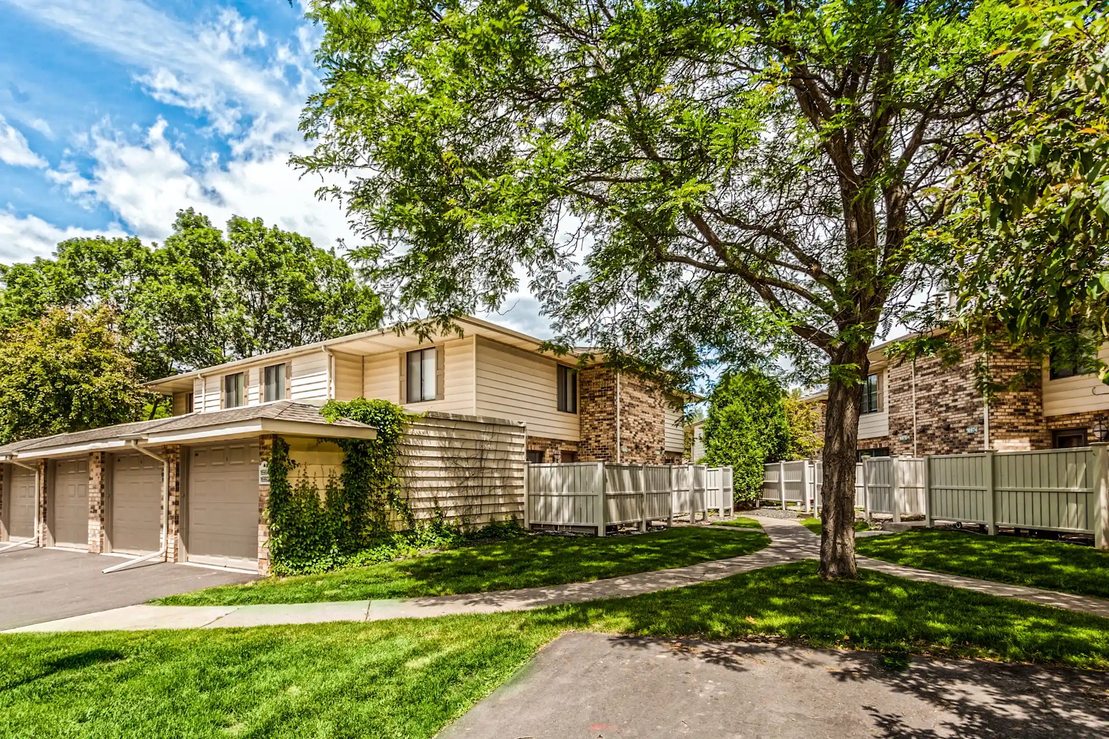 Saddlewood Park Townhomes 16863 Saddlewood Trl MN