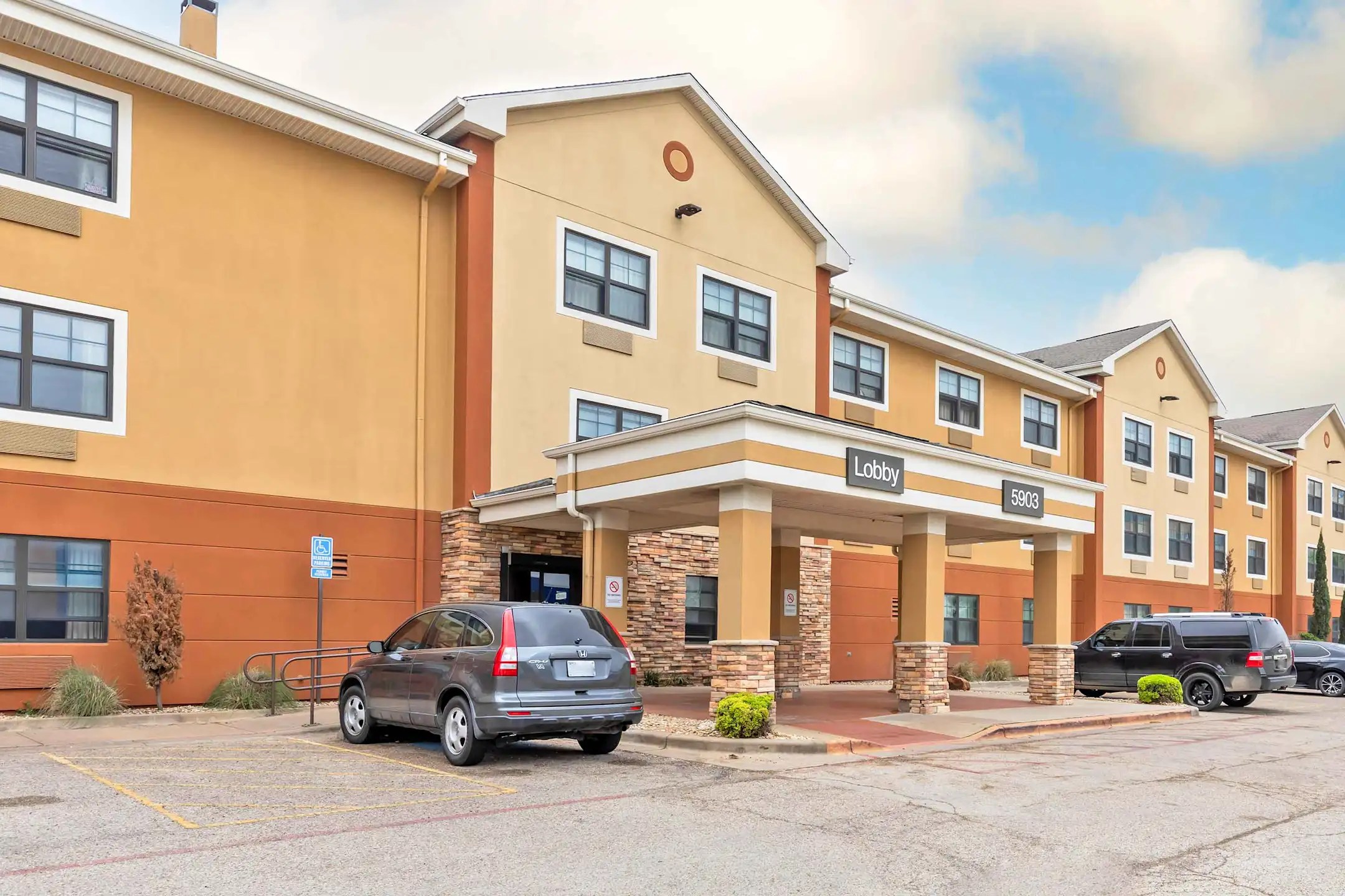 Furnished Studio Waco Woodway Apartments Waco, TX 76712