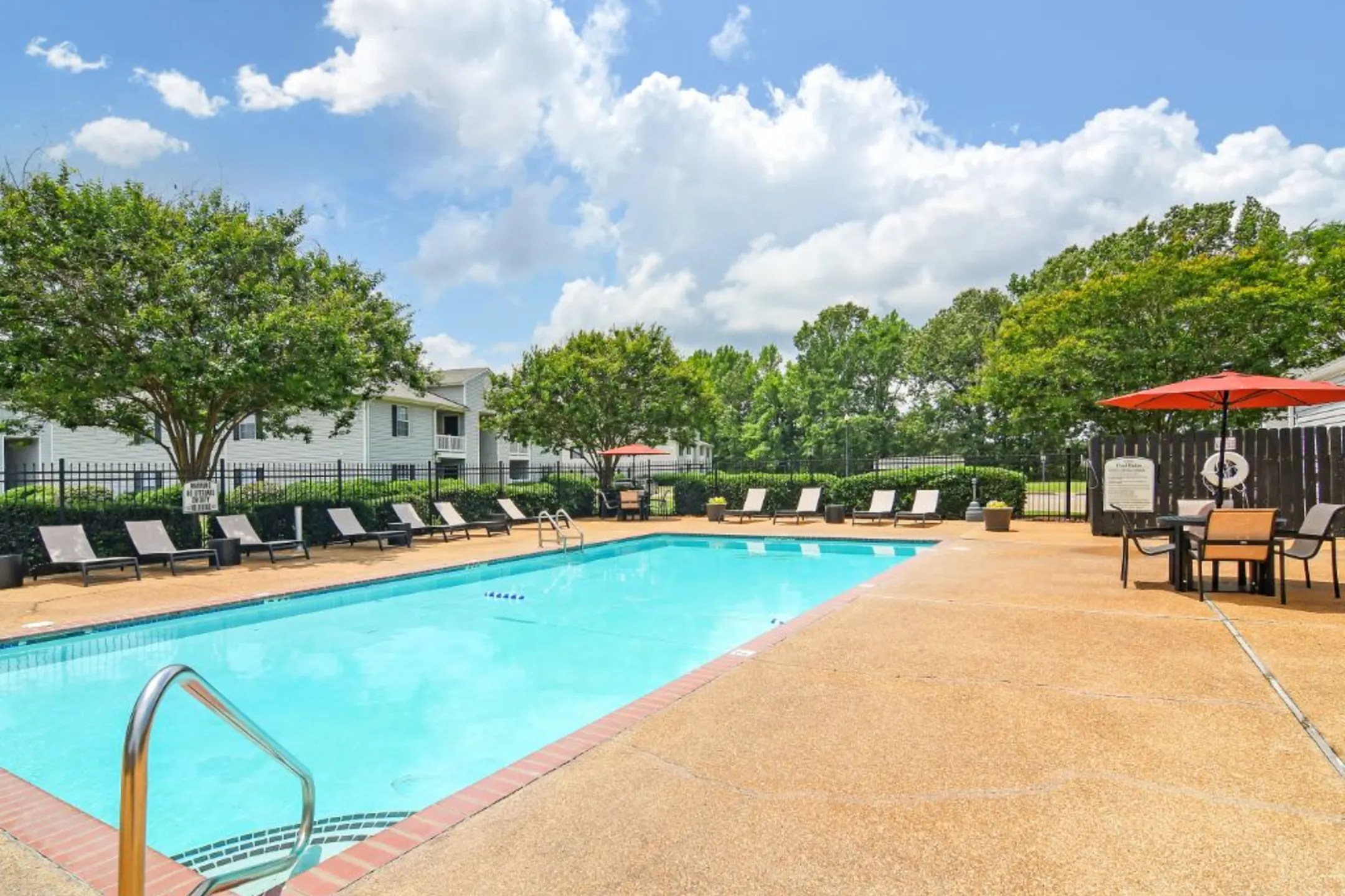 The Colony Apartment Homes 3946 Highway 182 E Columbus, MS