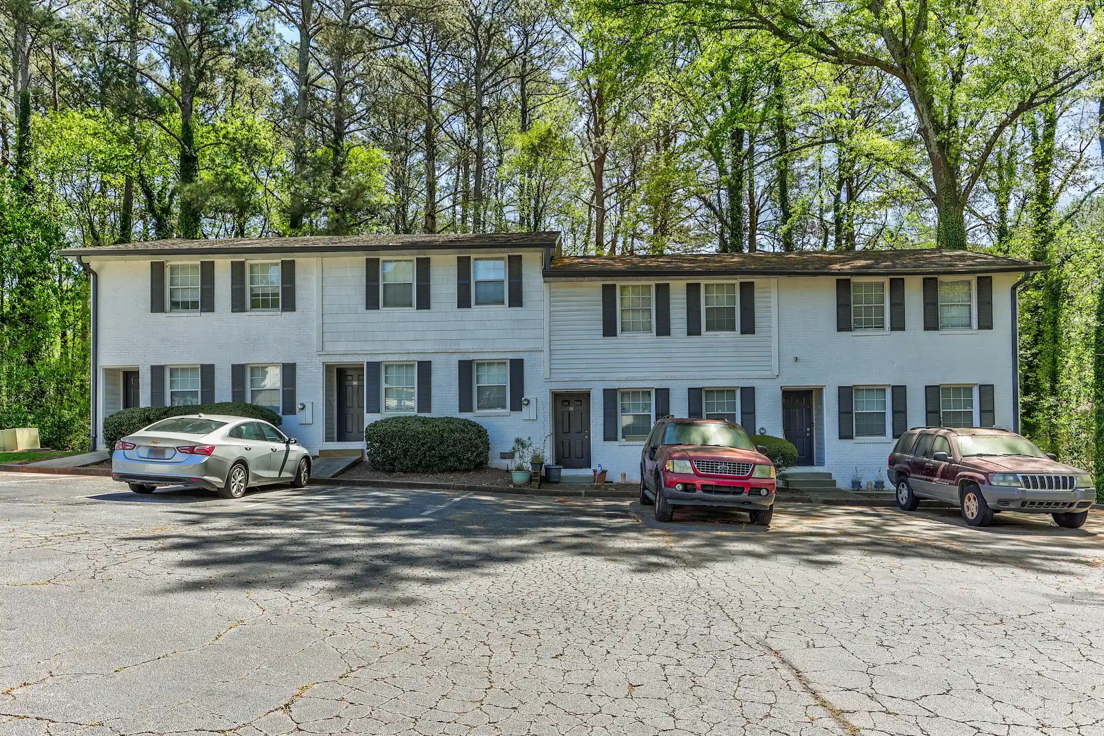 Creekview Townhomes Apartments Scottdale, GA 30079